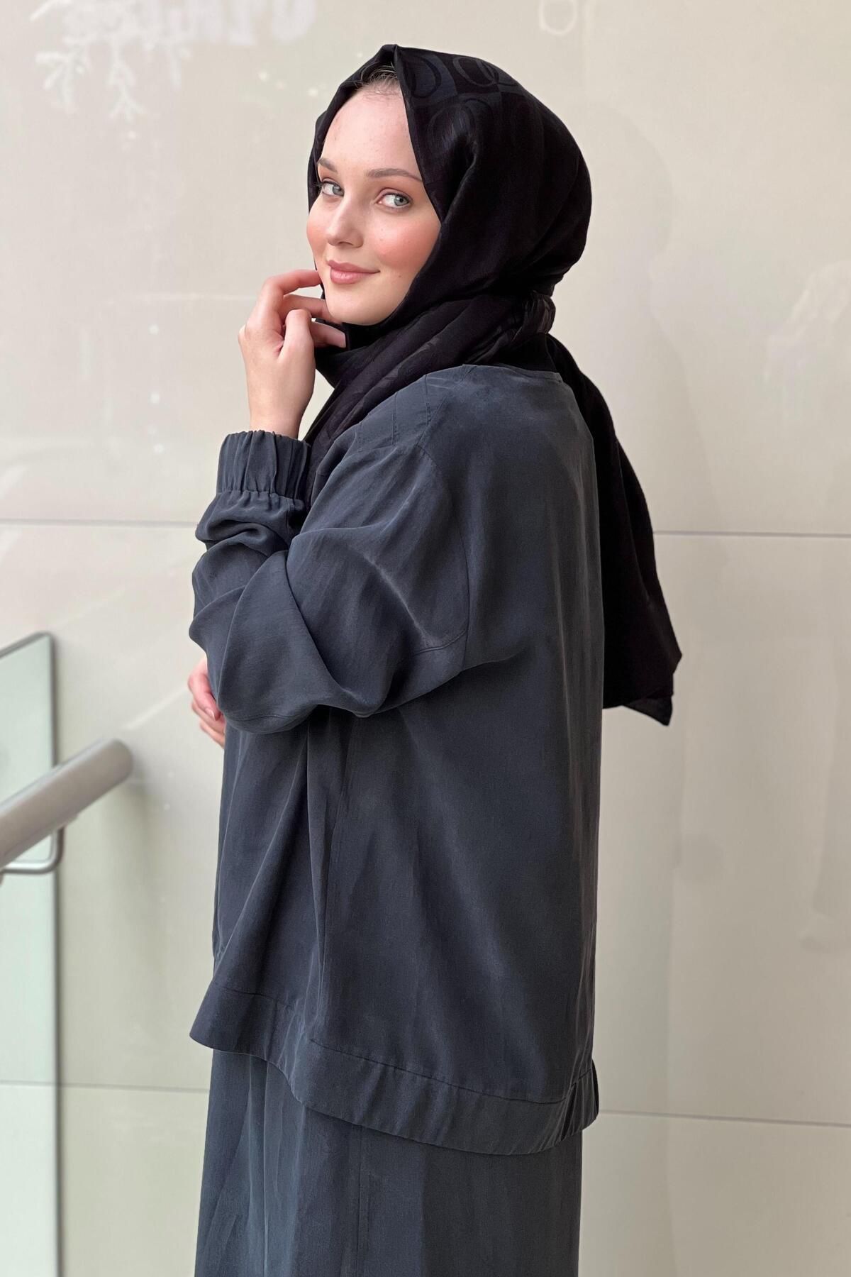 Nuss-بدلة مزدوجة مع فستان داخلي بدون أكمام وسترة 2