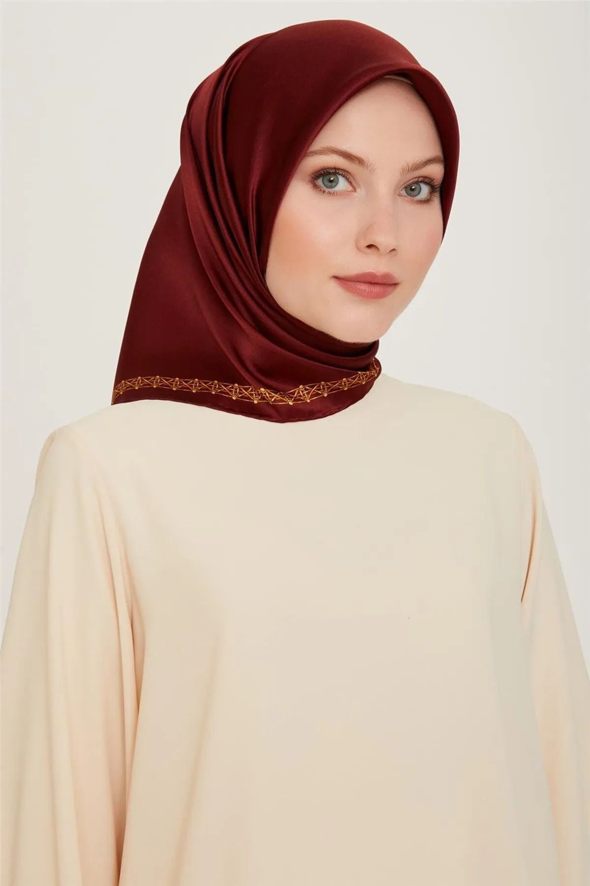 Armine DJ SAF İPEK EŞARP 9260D (S) ( SURA) 90 x 90 Bordo 81