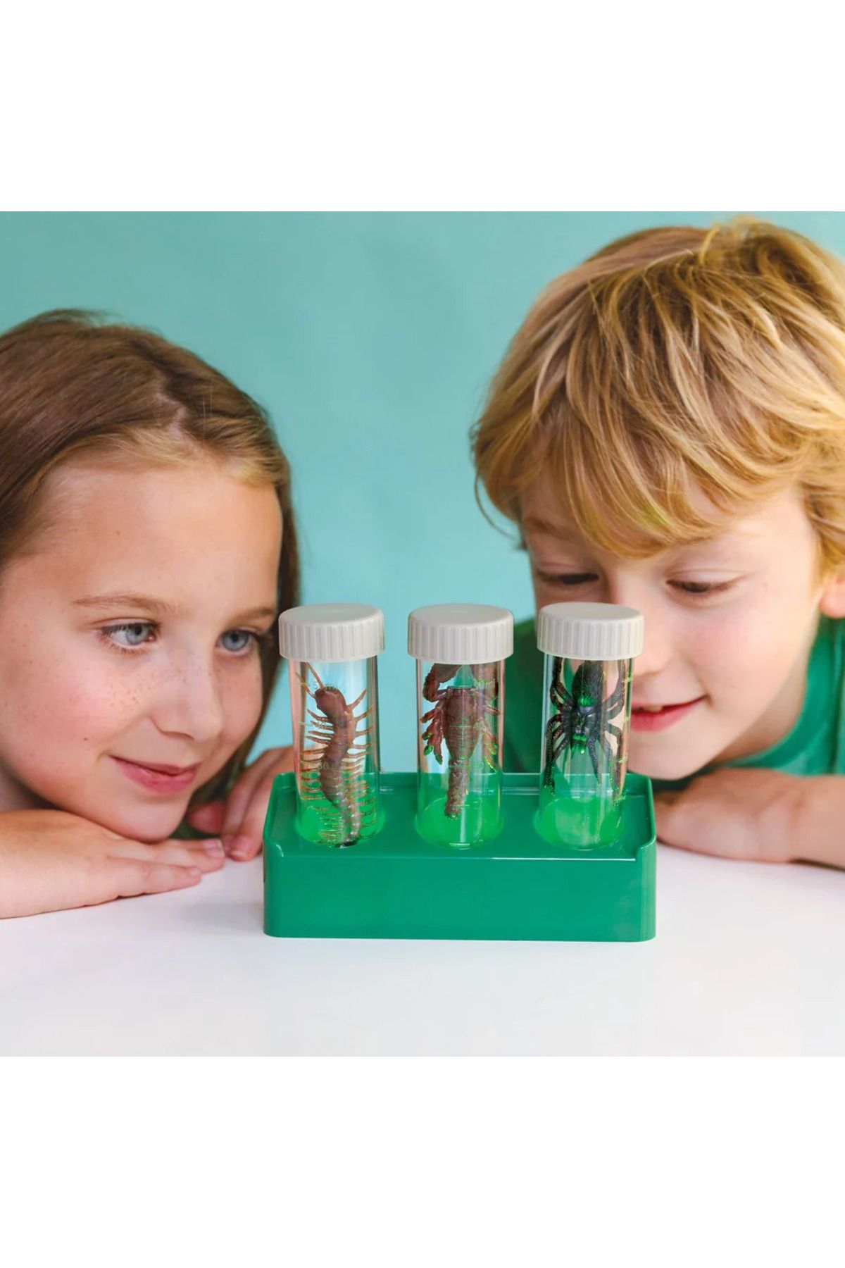 4M-Fluorescent Creatures Lab Kit - KidsLabs 3