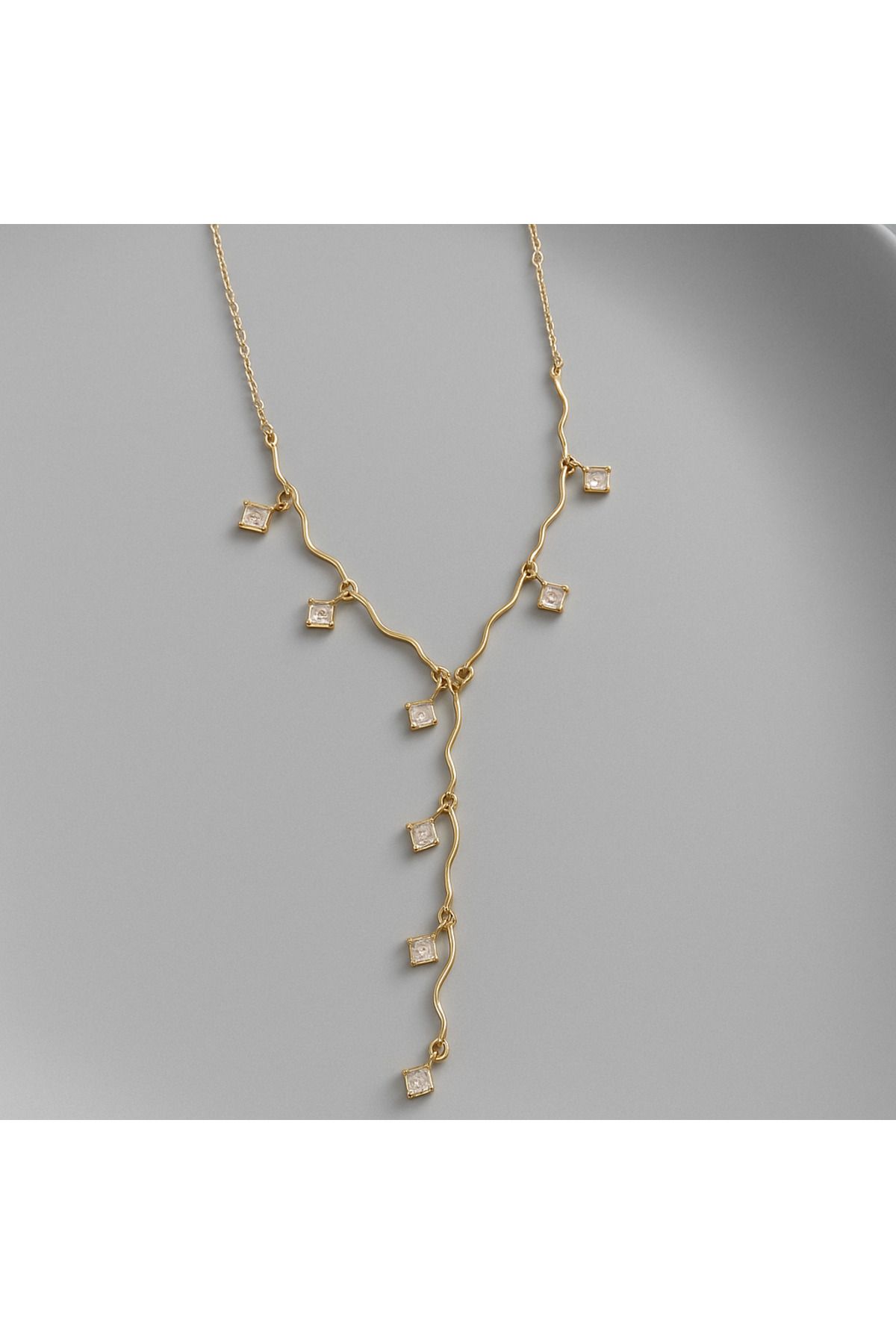 BESMYAR JEWELS Y HARFLİ TAŞLI KADIN KOLYE