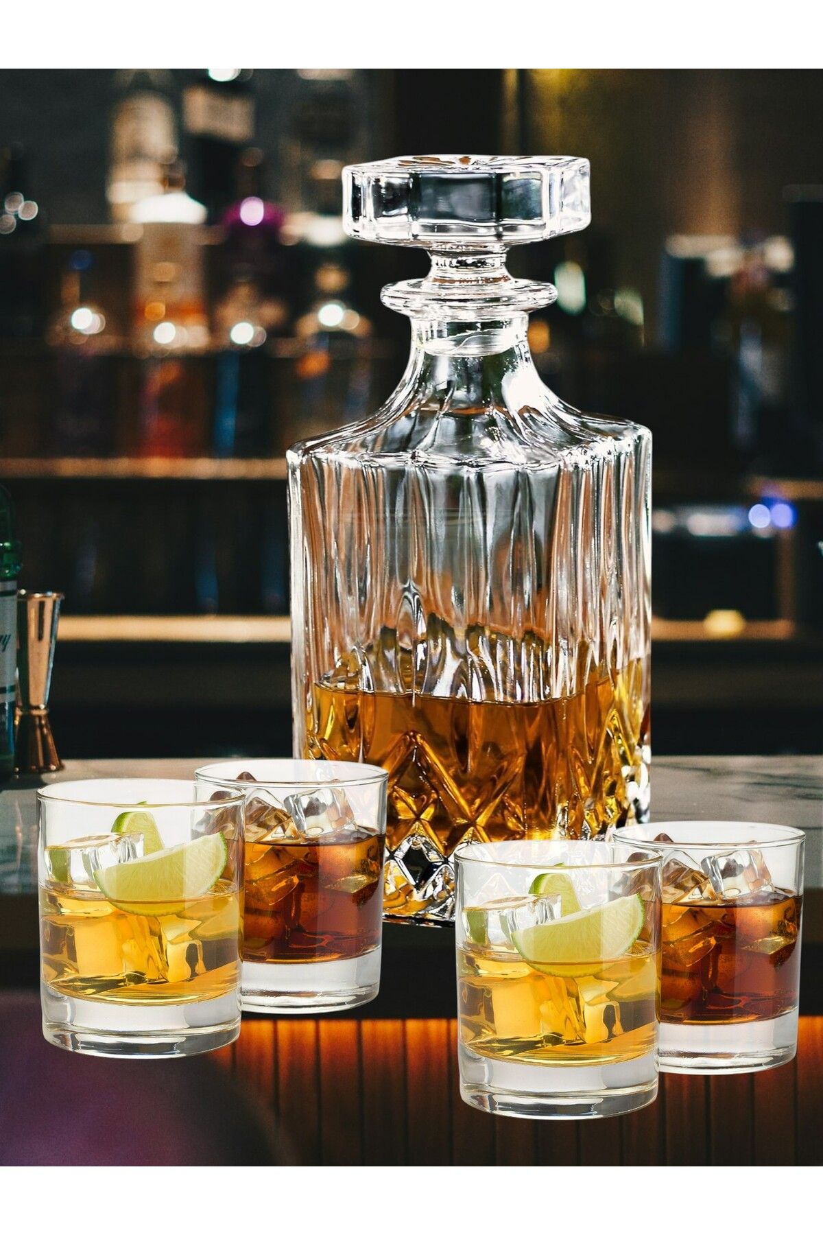 MADAME LUDA Kristal 5 Parça Viski Takımı-750 ML-Karaf Şişe+4 Adet 300 ML-Viski-Likör-Şarap-Bardağı+Kadehi.