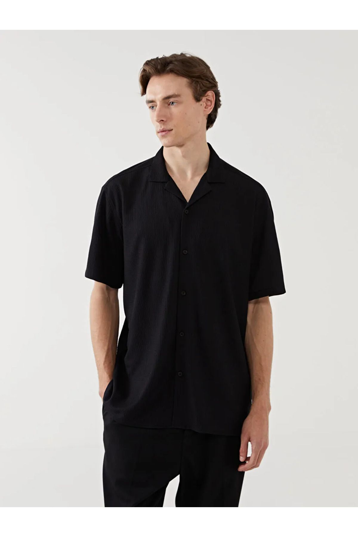LC Waikiki Siyah Regular Fit Kısa Kollu Erkek Gömlek