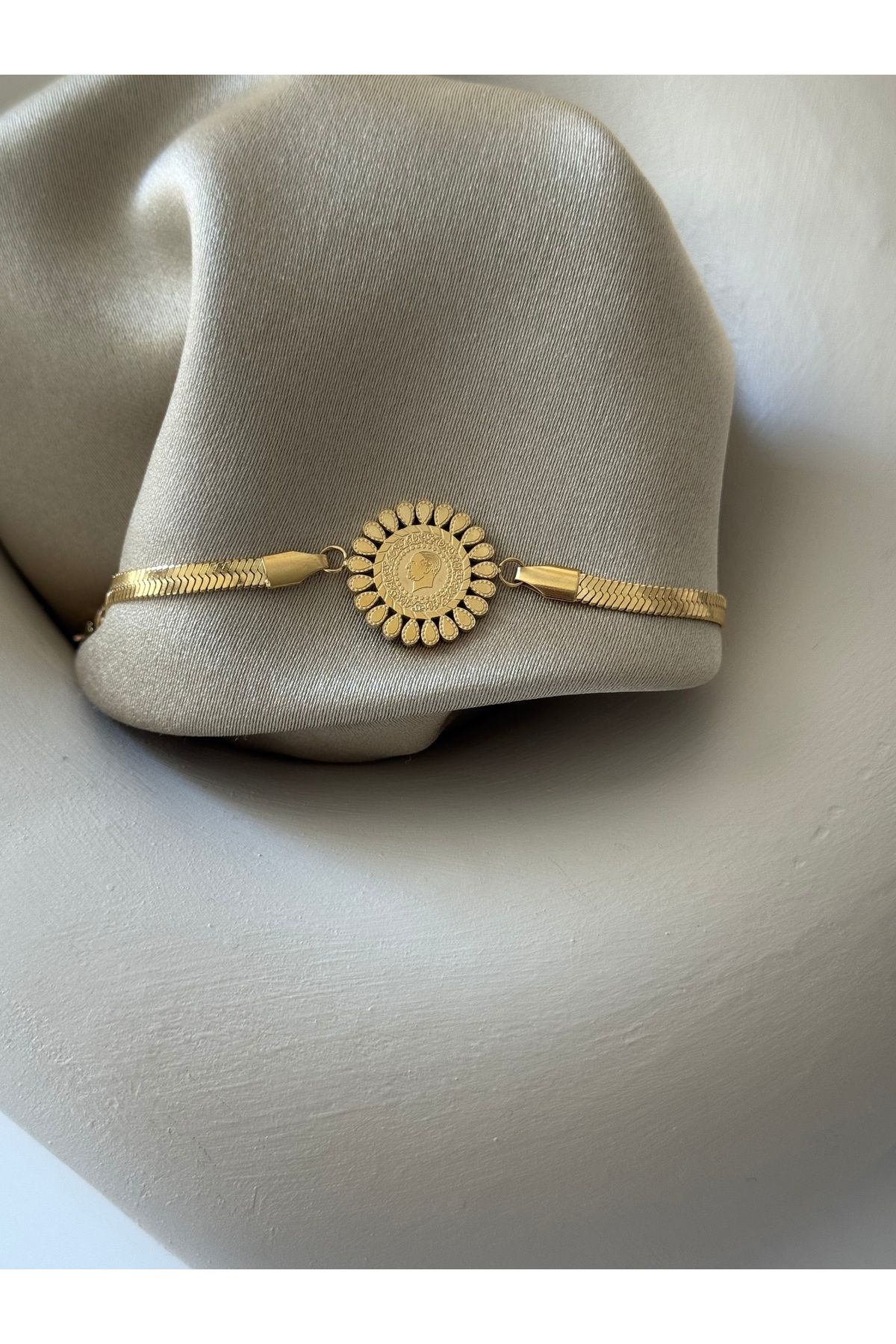 Butik Atatürk çelik Gold bileklik