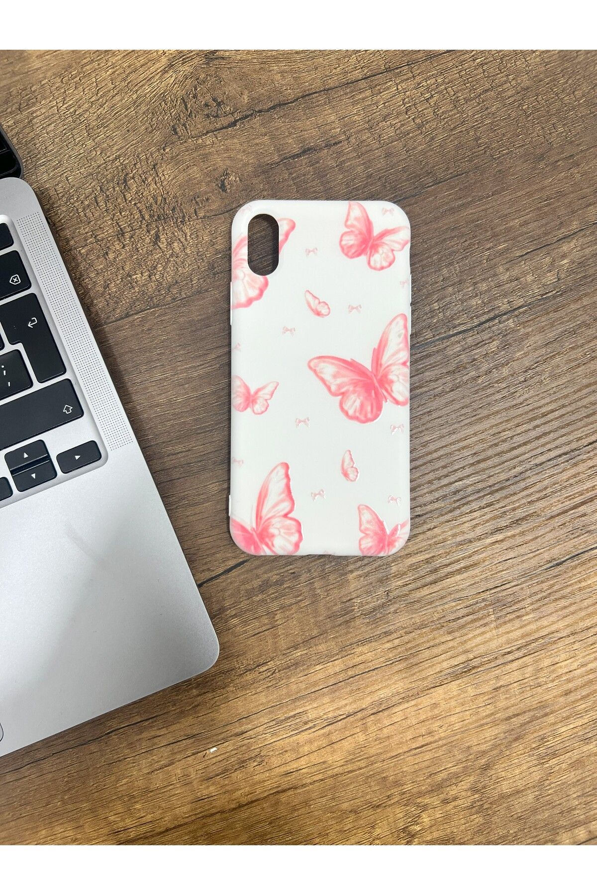 HZR Iphone XR Kelebek Desenli Beyaz Silikon Kılıf