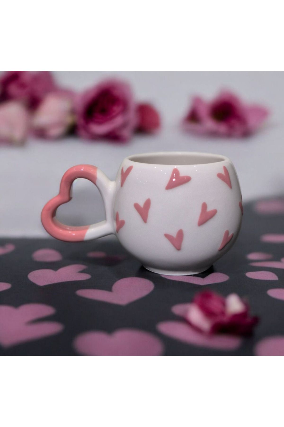 İZart Kalp Kulp DETAYLI PEMBE KALP DESENLİ Özel Kabartmalı El İşlemeli Seramik Kupa