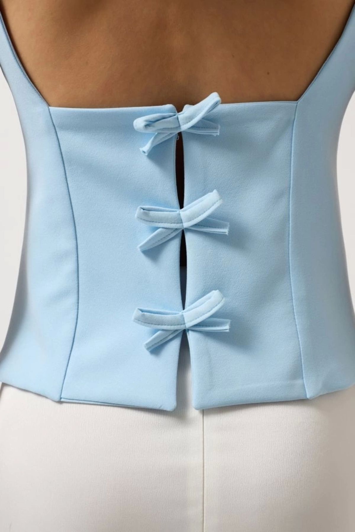 Butik Sırt Kurdele Detay Bluz