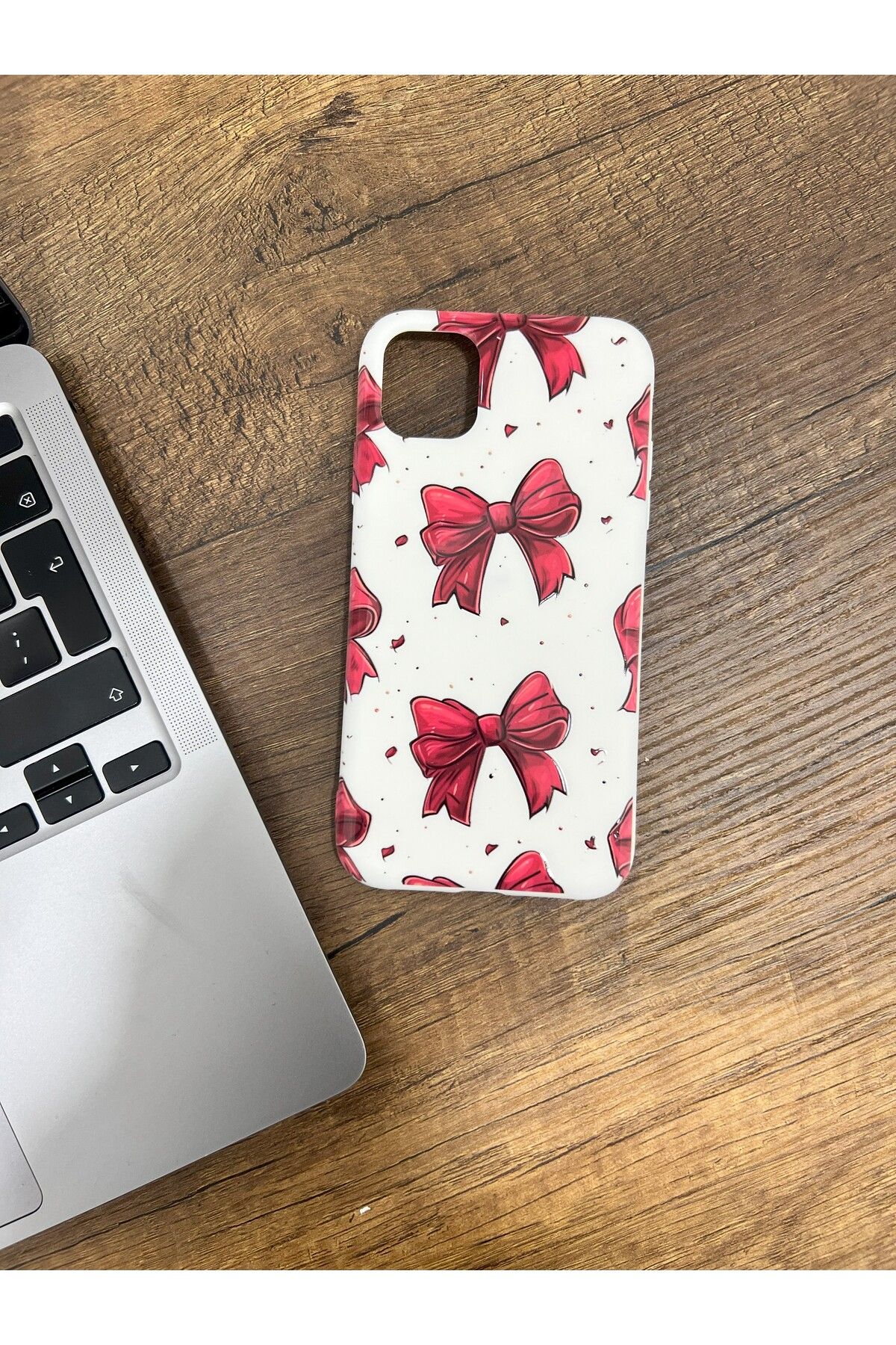 HZR Iphone 11 Kırmızı Kurdele Desenli Silikon Kılıf