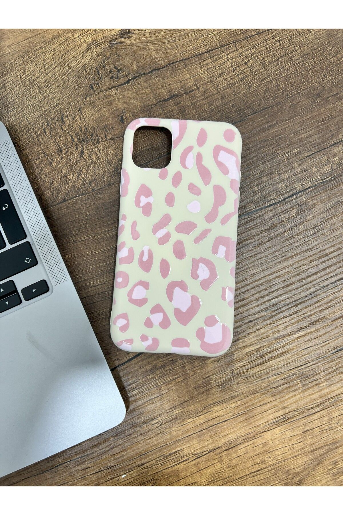 HZR Iphone 11 Ekru Desenli Silikon Kılıf