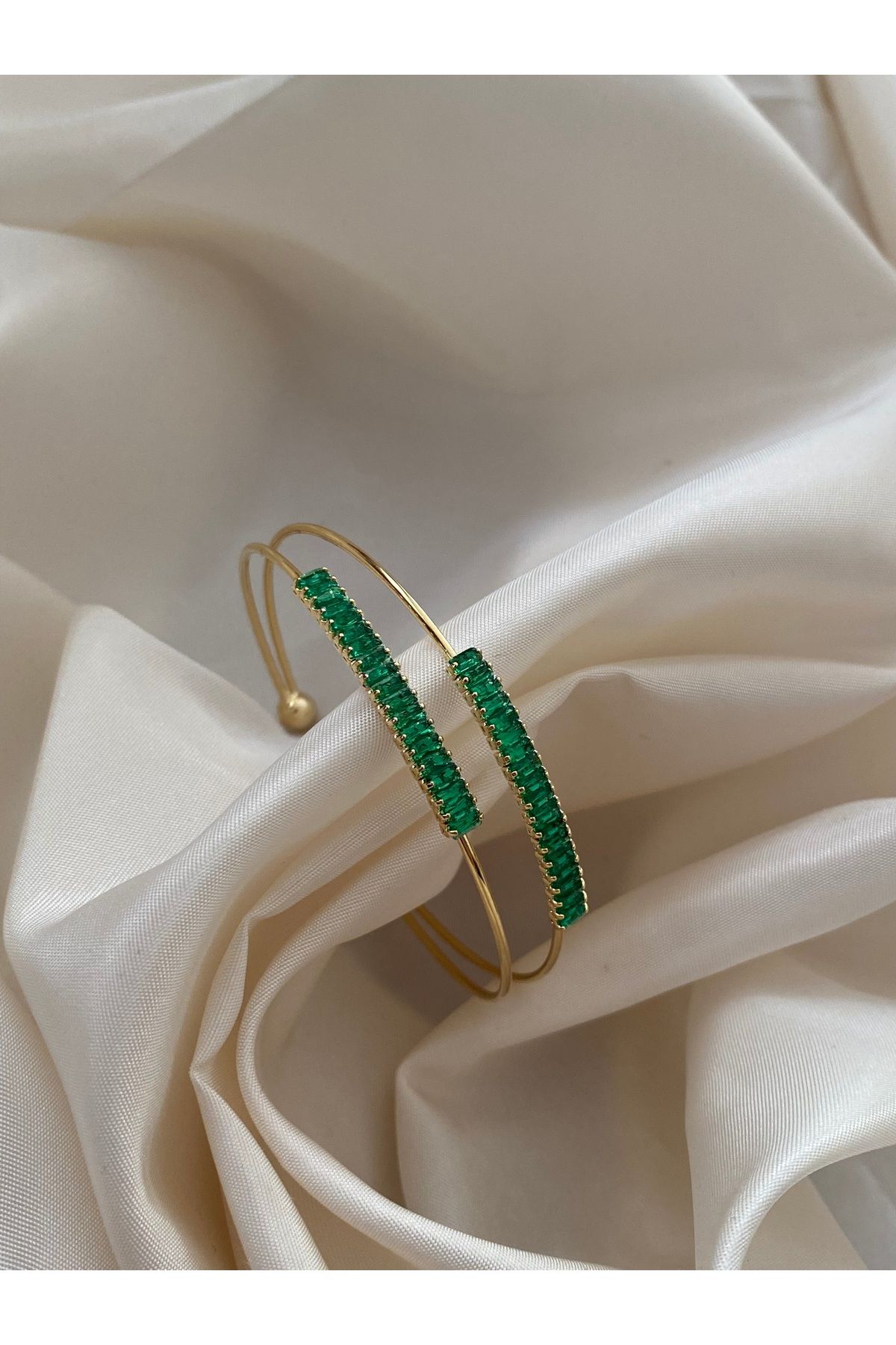 bedisjewelry Zümrüt Yeşili Taşlı Minimal Kelepçe Bileklik