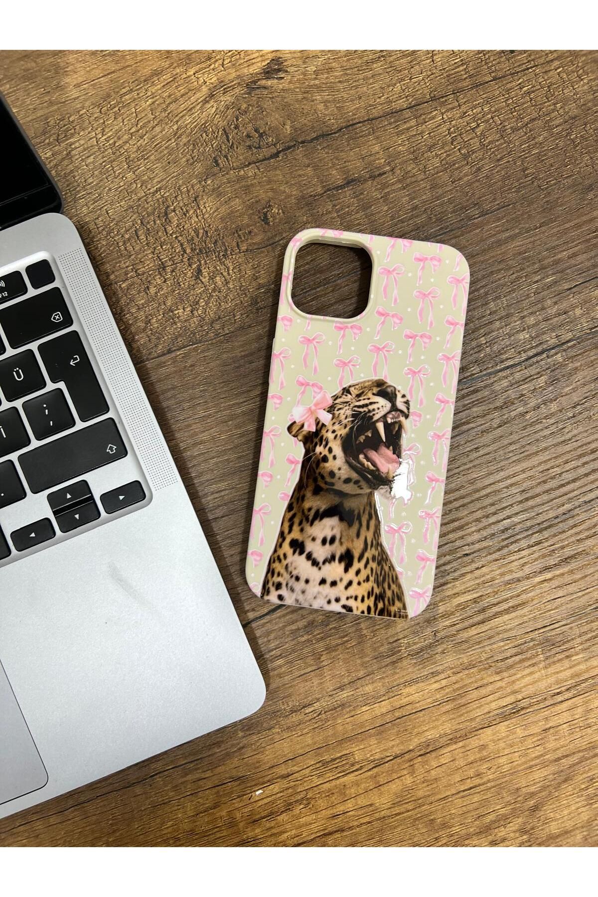 HZR Iphone 15 Bej Kaplan Desenli Silikon Kılıf