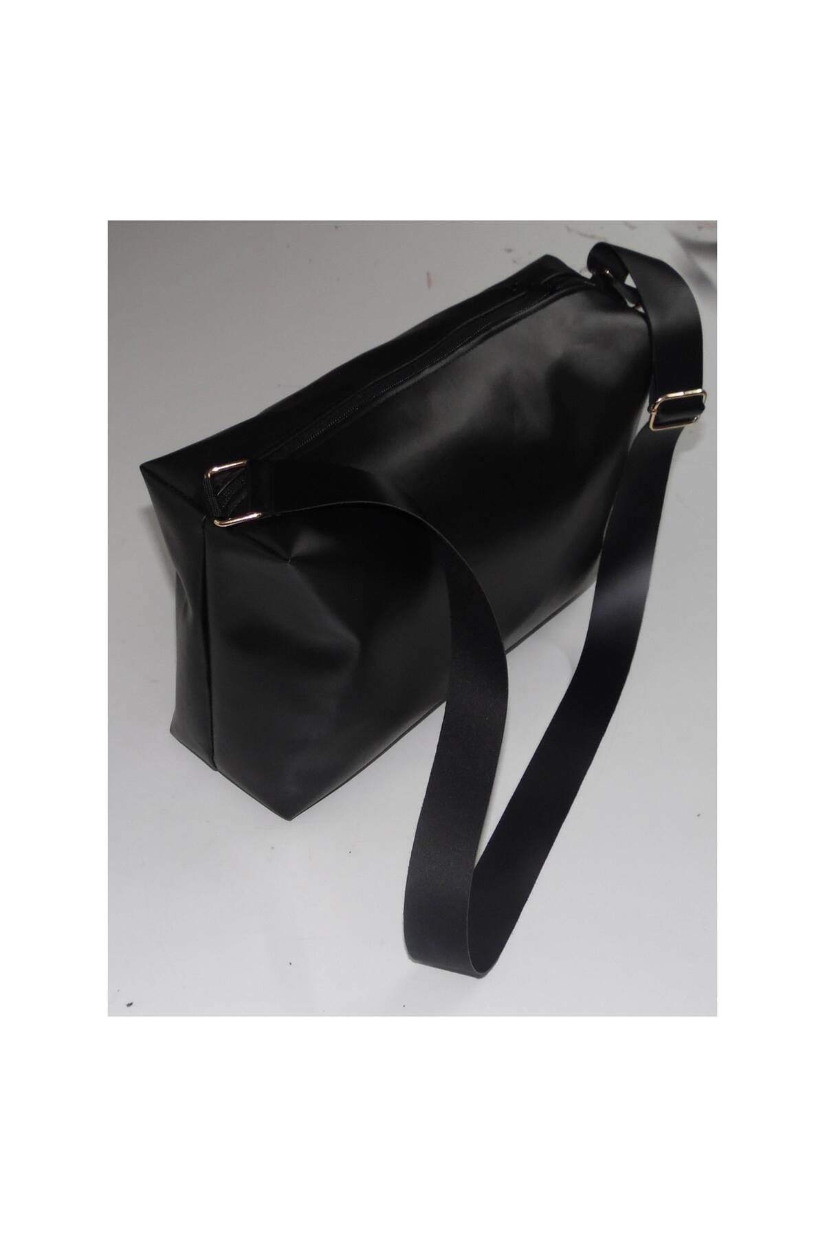 lordecollection AYARLANABİLİR OMUZ ASKILI FERMUARLI ÇANTA 34 x 20 x 10 CM
