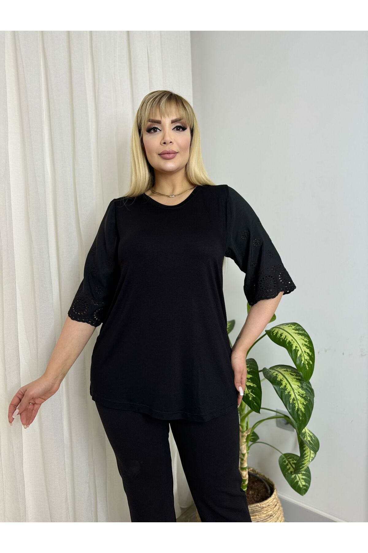 ViolettaXL KADIN BÜYÜK BEDEN BİSİKLET YAKA KOLLARI FİSTO DETAY ESNEK VİSKON BLUZ