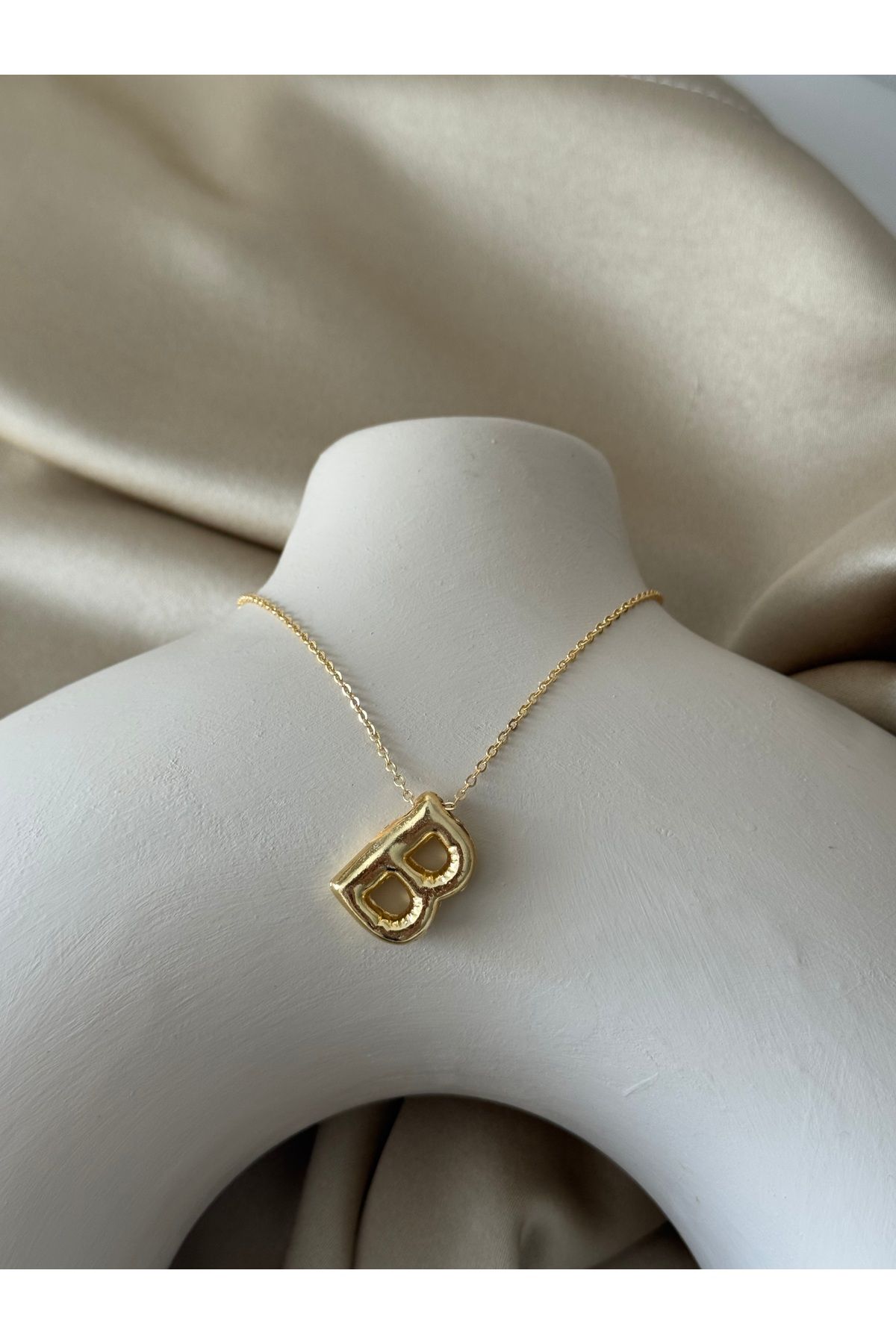 Elzeyaaccessory Gold balon B harf kolye