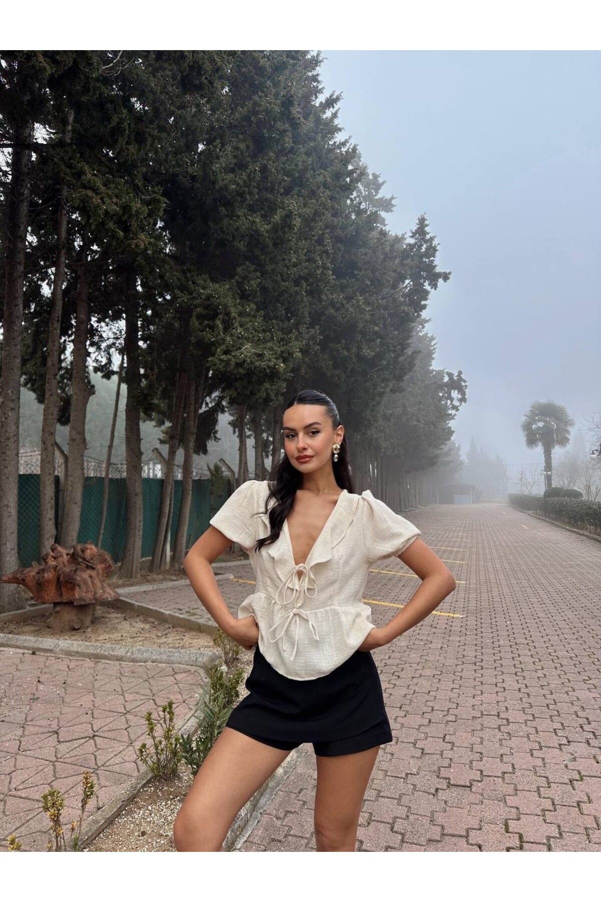 Pulli Collection Volan Detaylı Ekru Yazlık Bluz