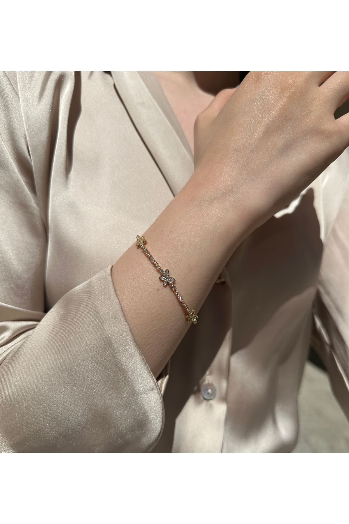 Lilac Jewelry 316L Çelik Gold Renk Zirkon Taş Kelebekli Suyolu Bileklik