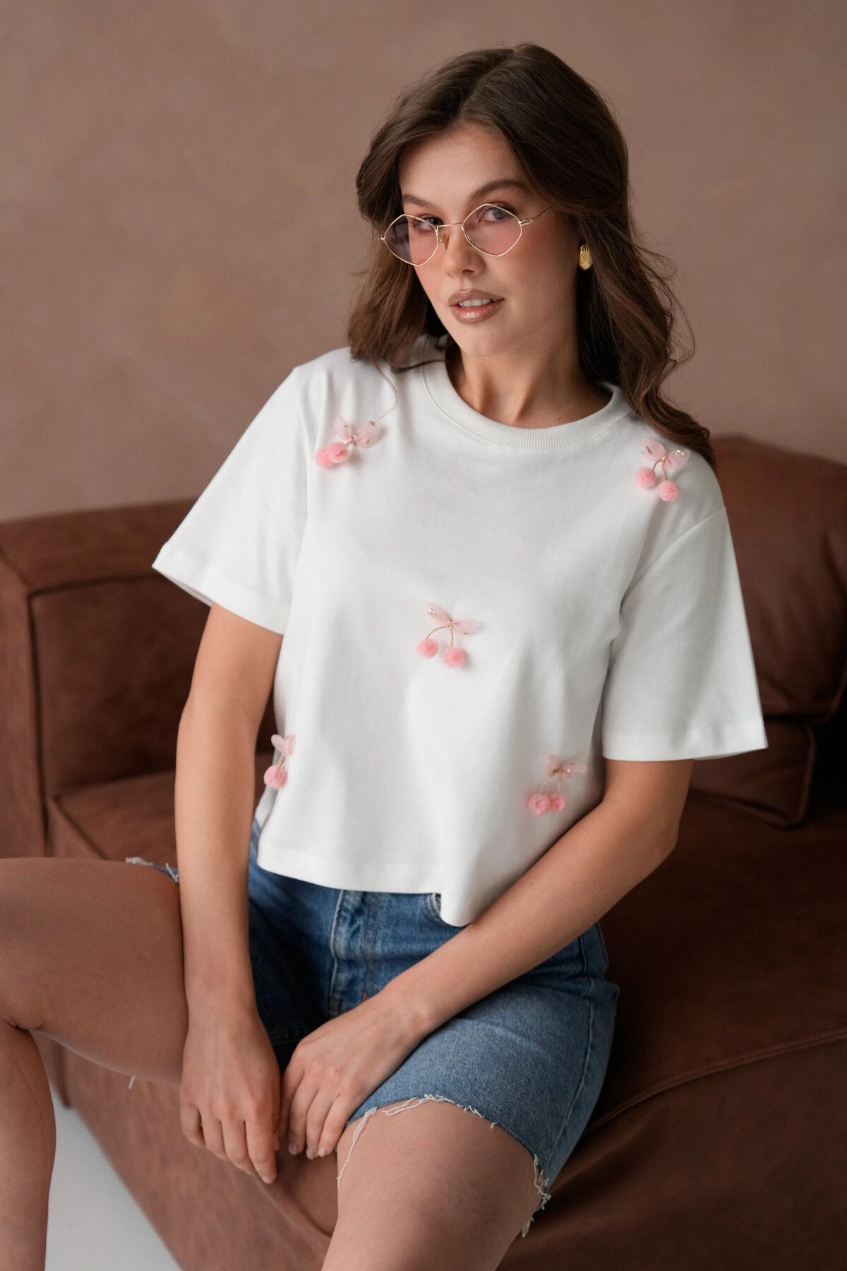 Park Karon Aksesuar Detaylı Kısa Kol Basic T-Shirt