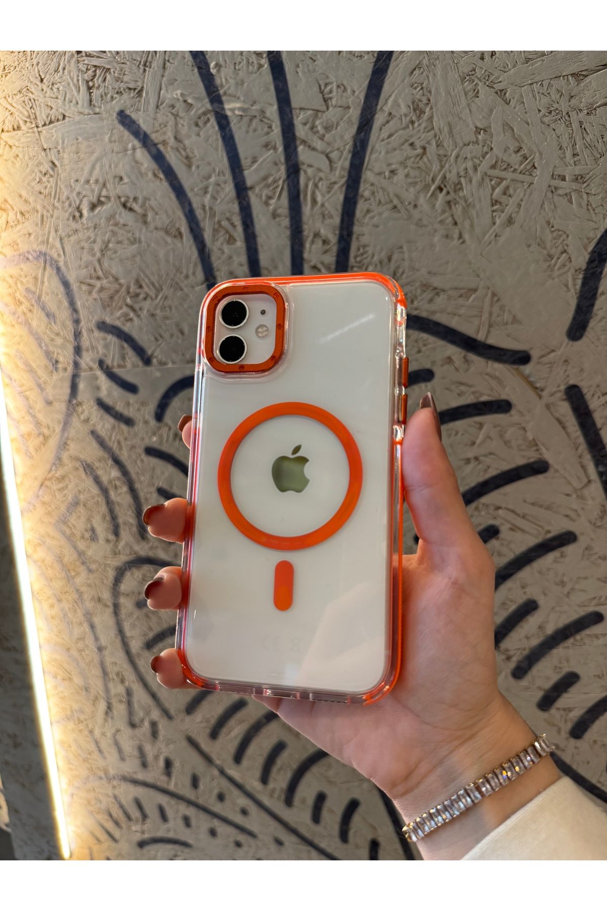 Mois Case İPhone 11 uyumlu turuncu magsafeli kılıf