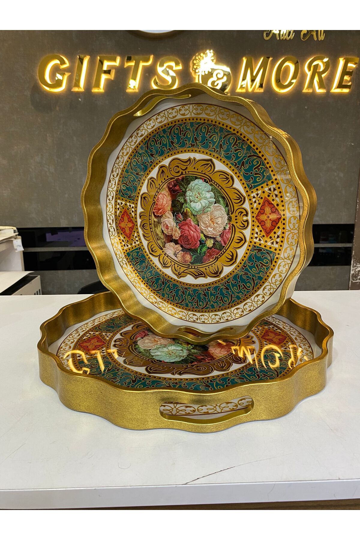 ROY KING-Round Tray Small 4
