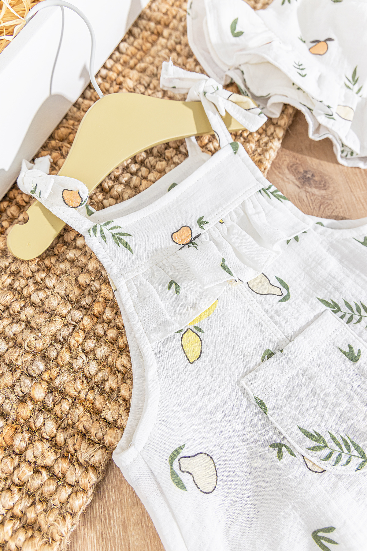 Babymod Fırfırlı Şapkalı Yazlık Müslin Kız Bebek Tulum fotoğrafı 2 (önizleme)