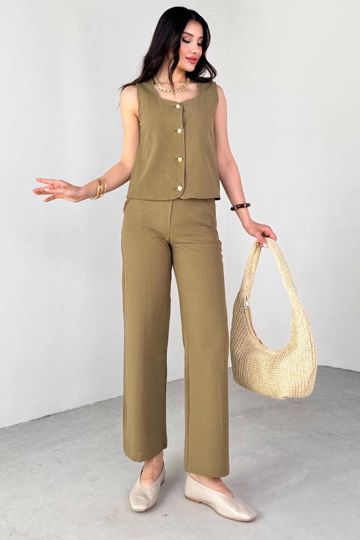 Cappmoda TKM-13292 Haki Gold Düğme Detay Yelek Yan Fermuarlı Boru Paça Pantolon İkili Takım