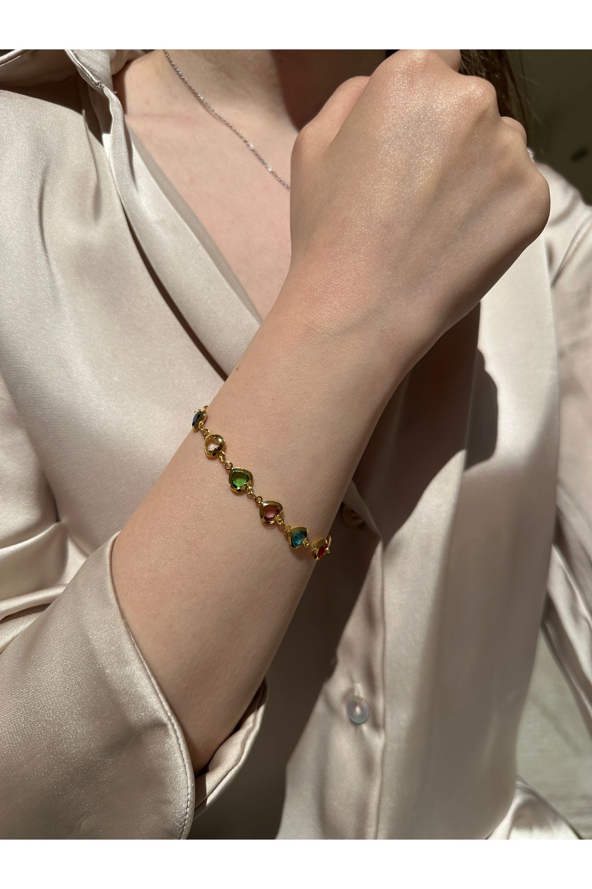 Lilac Jewelry Renkli Kalpli Zarif Bileklik