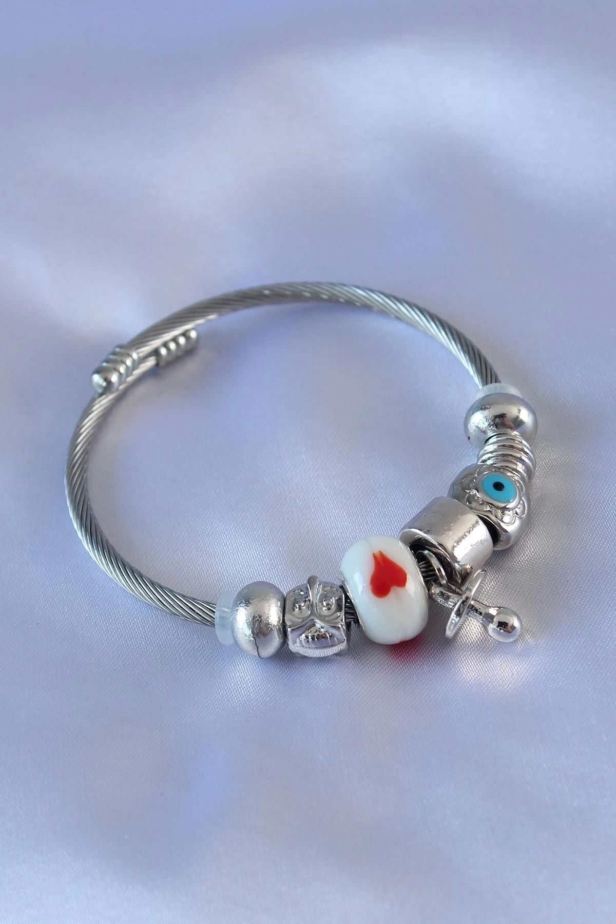 luz&pos Kalp ve Nazar Boncuk Detaylı Charm Kadın Bileklik