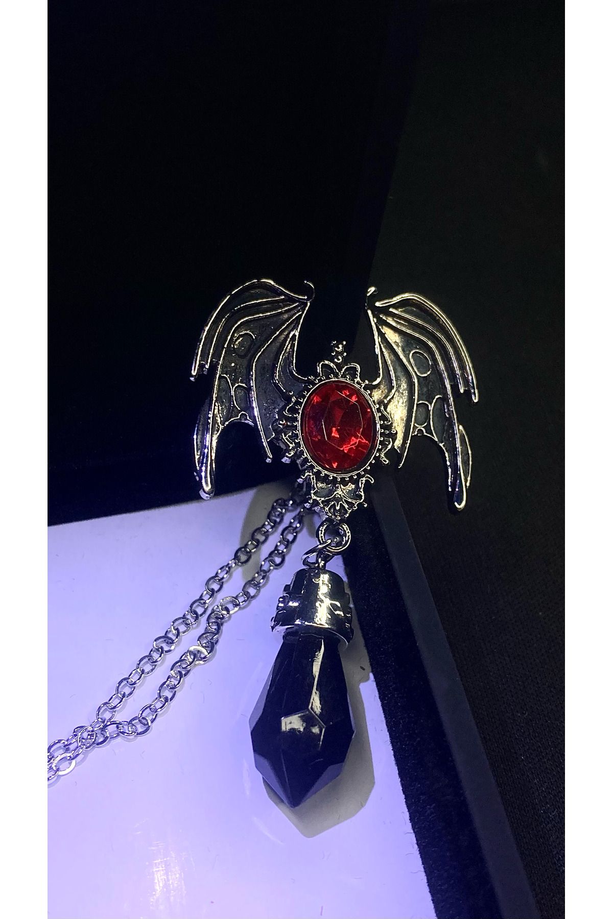 chicora Yarasa Motifli Stonewing Goth Kolye