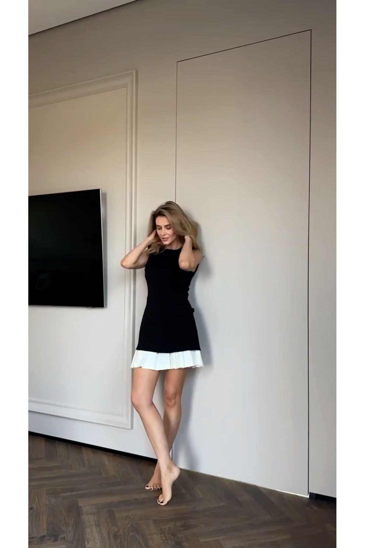 Fibula Piliseli kolsuz mini elbise