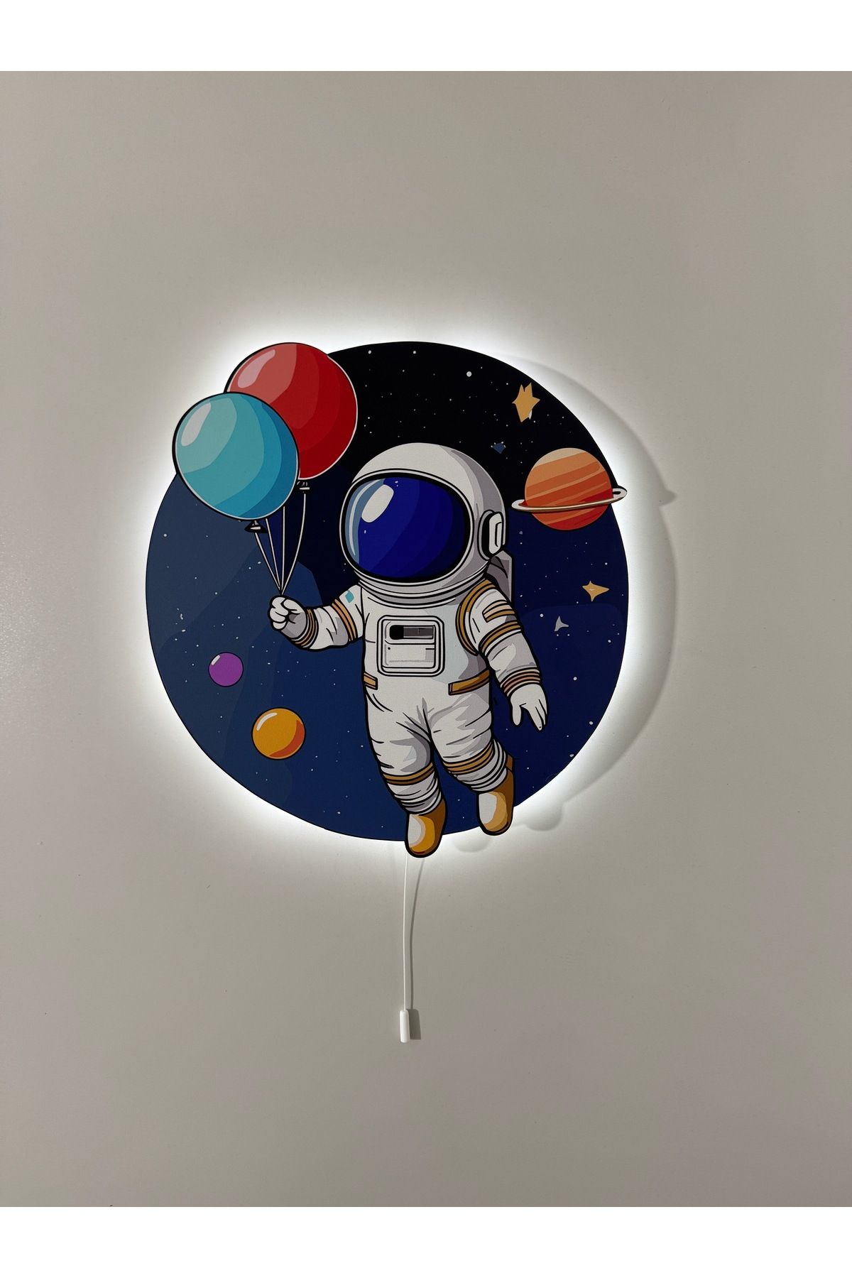 UViolets Dekoratif Ahşap Baskılı Uzay Temalı Balon Tutan Astronot Çocuk Odası Gece Lambası 30*32