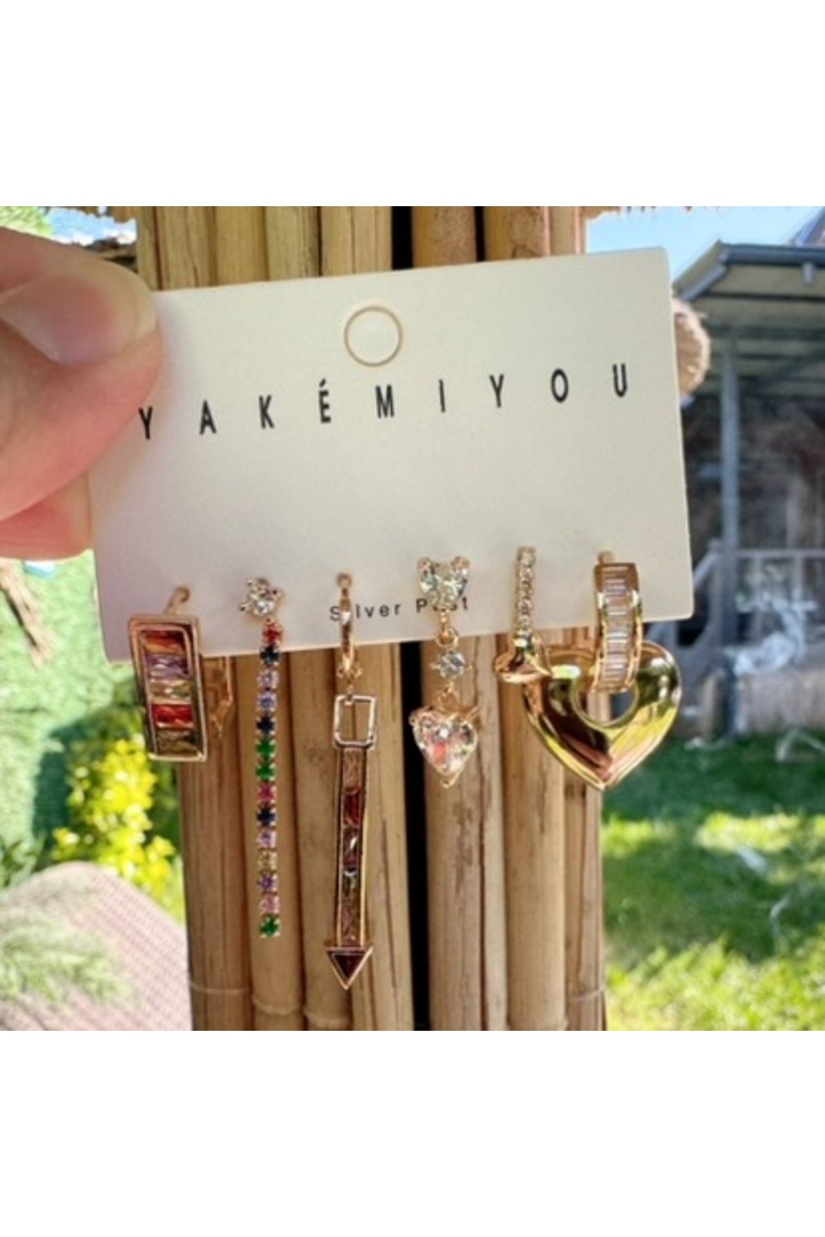 Gümüş sandık Kalp Detaylı Renkli Taşlı 6 Parça Çelik Küpe