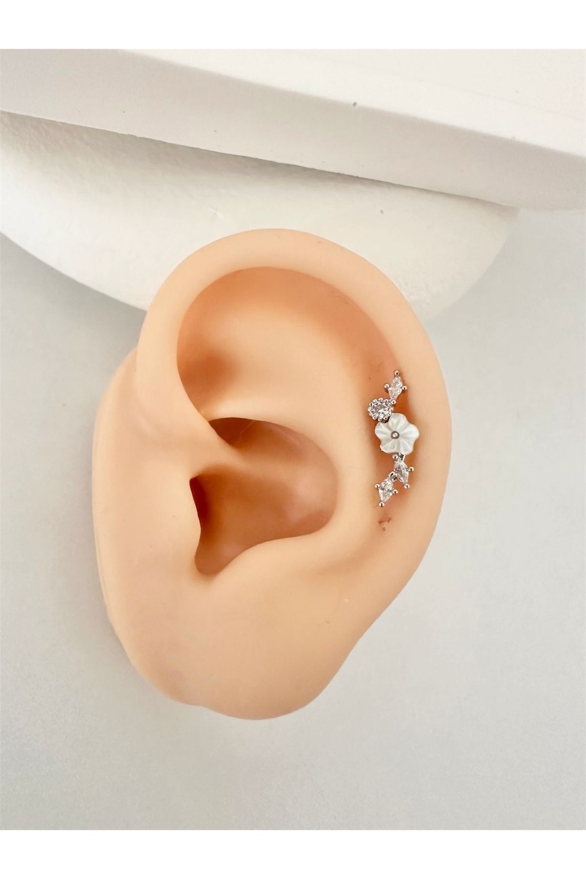 My Bellas Jewels Cerrahi Çelik Piercing Küpe, Helix, Tragus, Flat, Lobe Uyumlu (1 Adet)