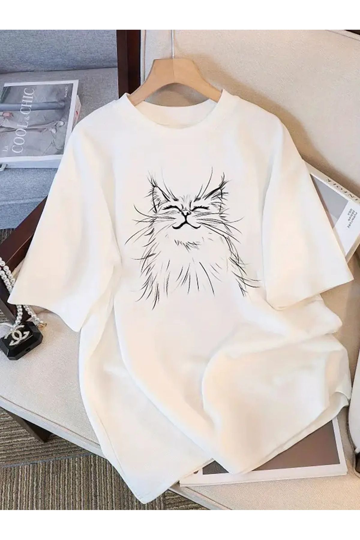 LAND MODA %100 Kadınlar İçin Kedi Baskılı Tişört - Beyaz Bol Kesim Yuvarlak Yakalı