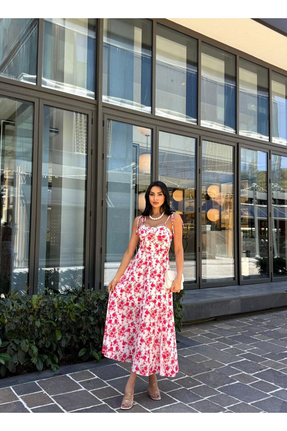 Butik Kadın Kırmızı Çiçekli Askılı Elbise