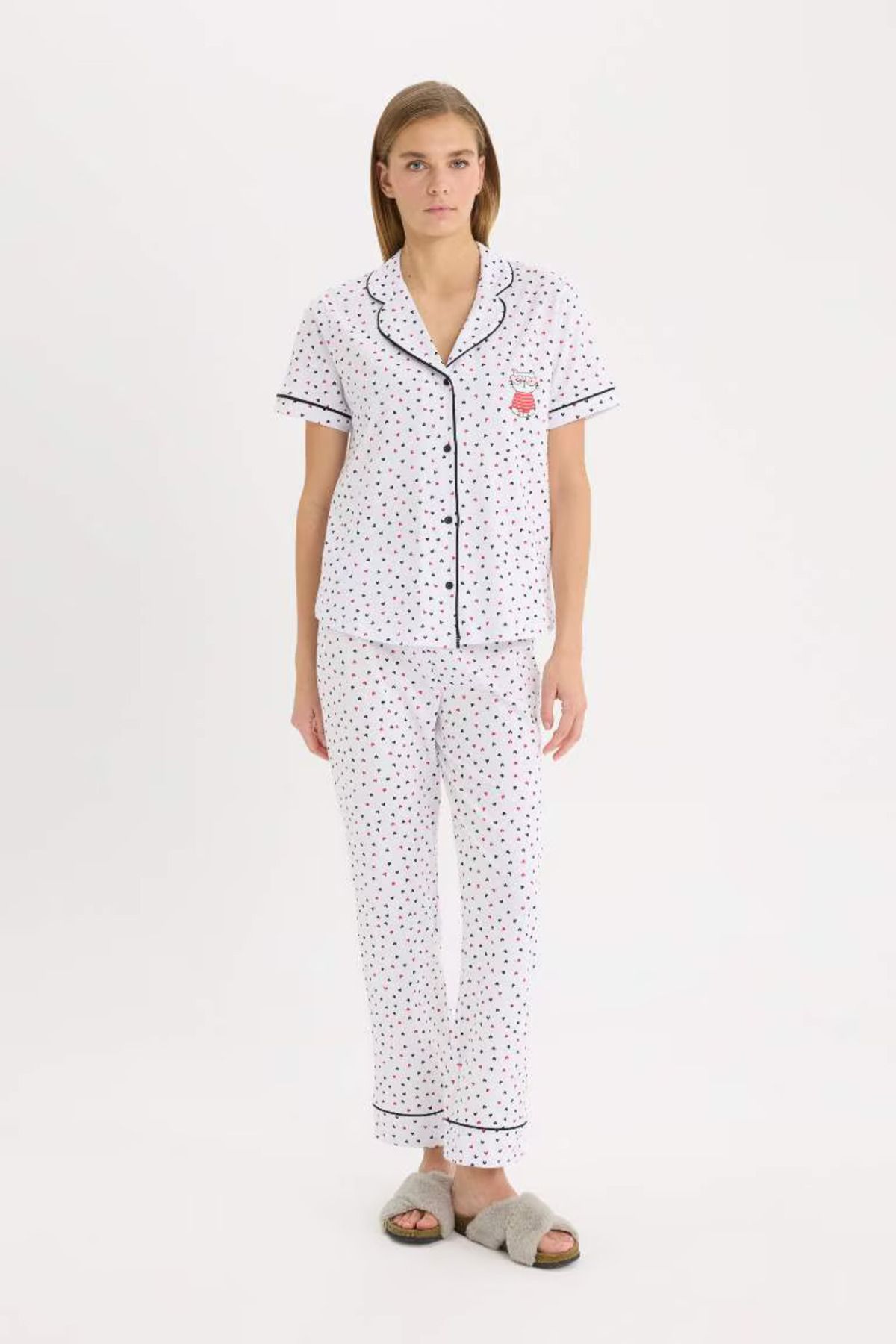 DeFacto Pijama Takımı Kısa Kollu Düğmeli Üst Esnek Belli Uzun Altı-Fall in Love