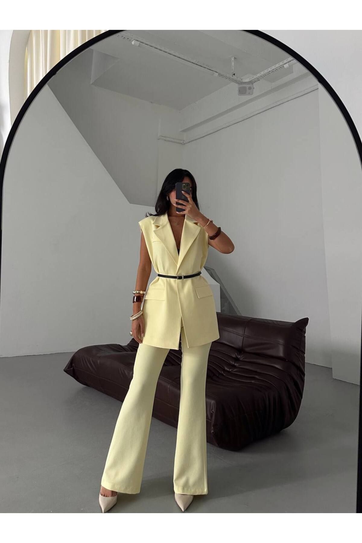 Castivo Fashion Kemerli Kapak Cepli Kolsuz Blazer Takım