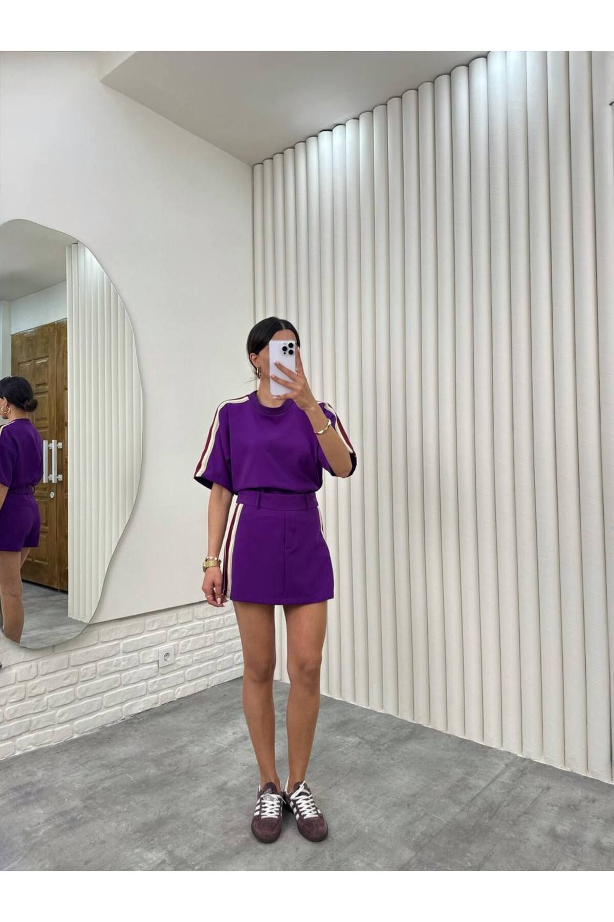 Castivo Fashion Şerit Detaylı Kısa Kollu Bluz & Şort 2'li Takım