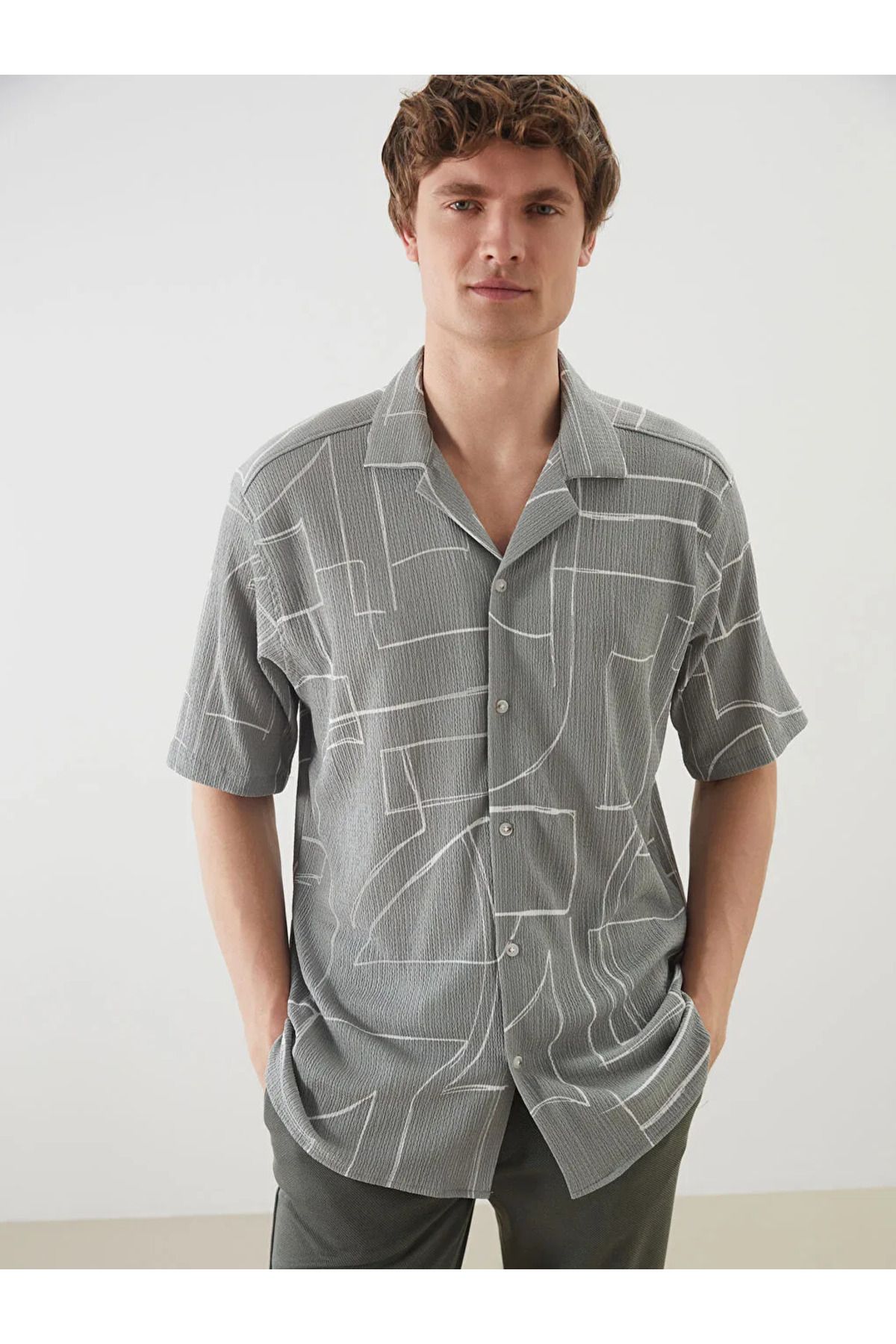 LC Waikiki Regular Fit Kısa Kollu Desenli Erkek Gömlek