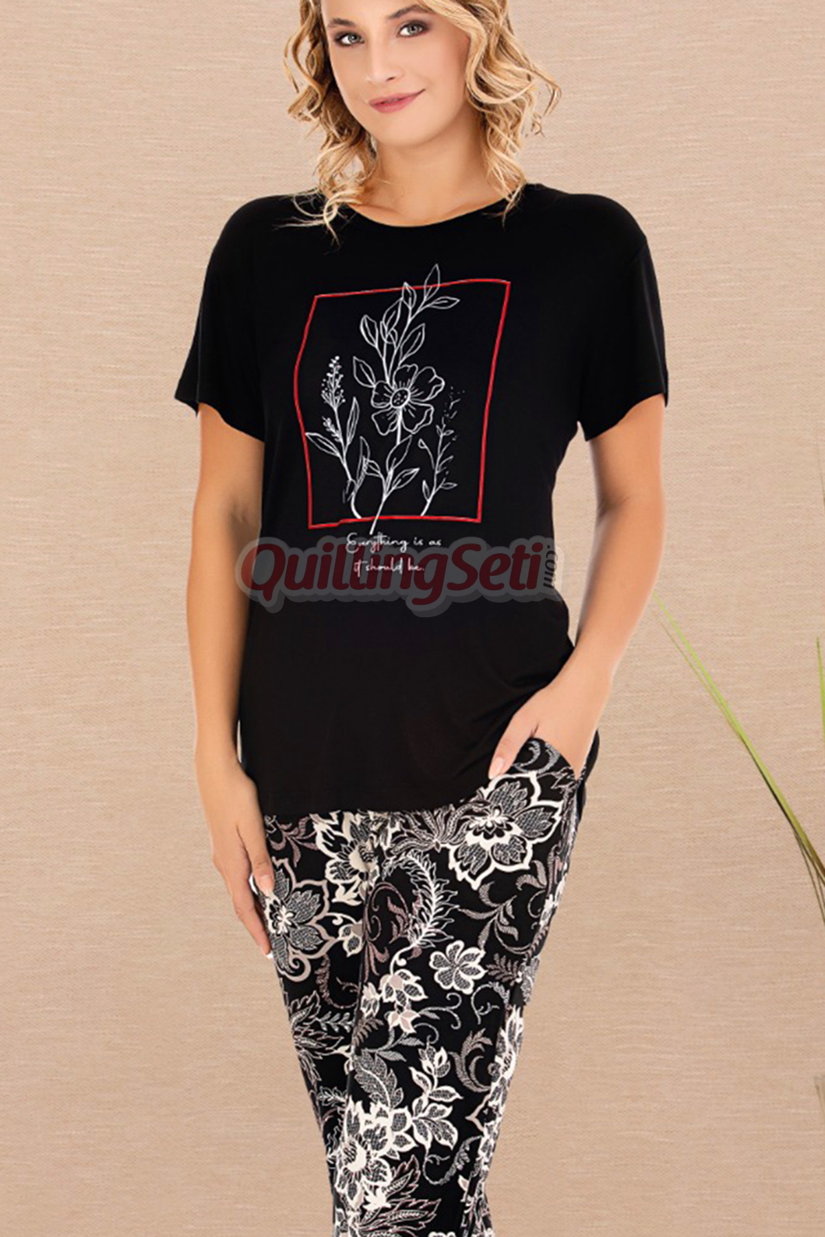 Siyah Beyaz Renk ve Çiçek Desenli Lady 12597 Kadınların Tercihi Pamuklu Kısa Kol Pijama Takımı Siyah Beyaz Renk ve Çiçek Desenli Lady 12597 Kadınların Tercihi Pamuklu Kısa Kol Pijama Takımı, XL-12597, Kısa Kollu Pijama Takımları, M-12597
