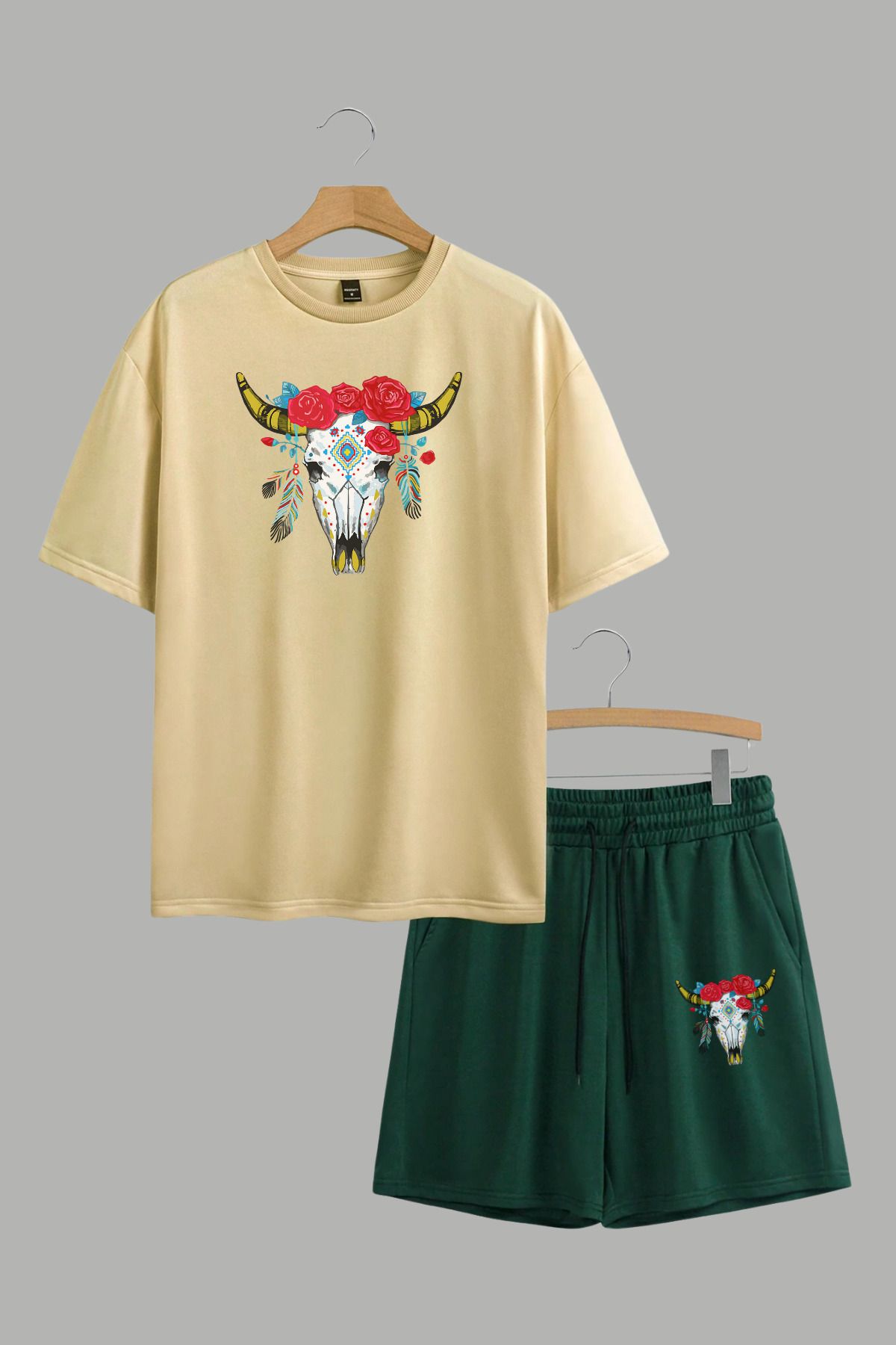 MELADYAN Renkli İnek Kafası Baskılı Bej T-shirt Yeşil Şort Alt Üst Takım