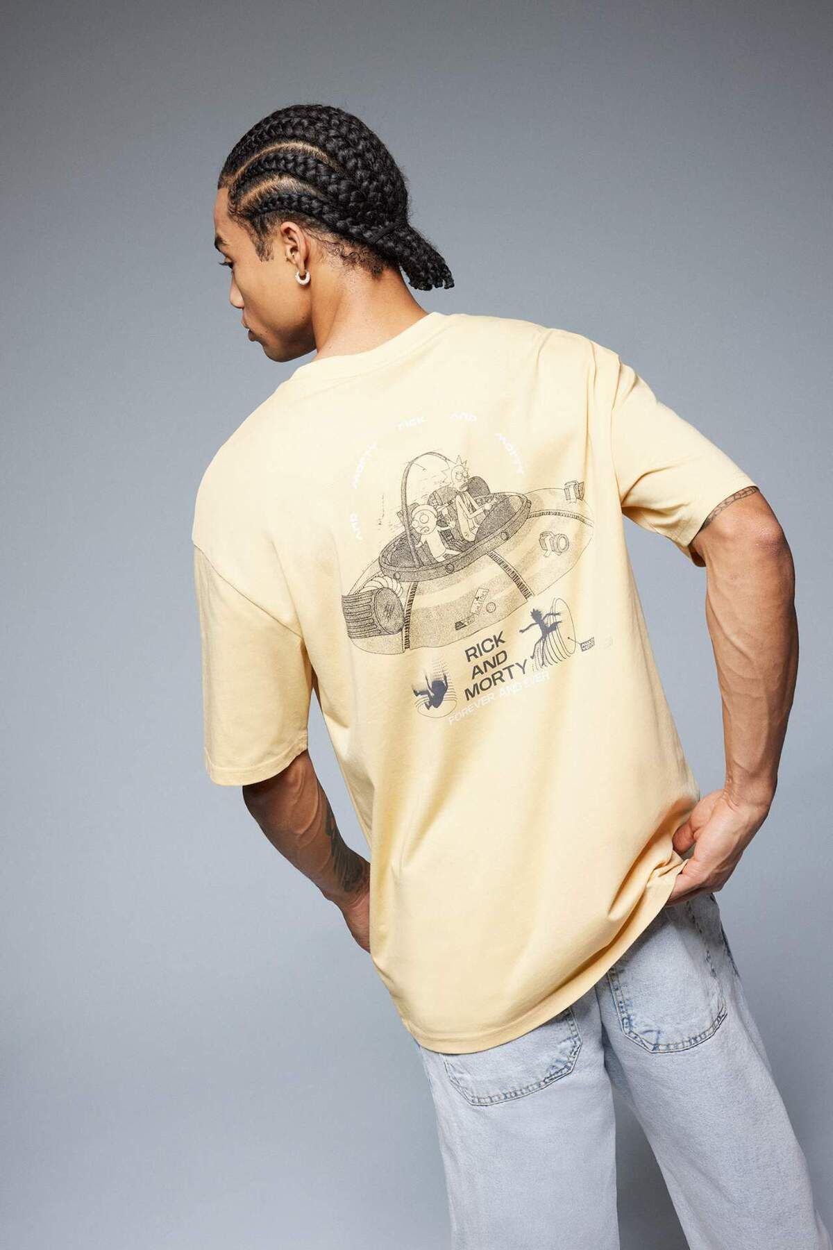 DeFacto %100 Pamuk Rick and Morty Boxy Fit Bisiklet Yaka Sırt Baskılı Kısa Kollu Tişört E3264AX25SM