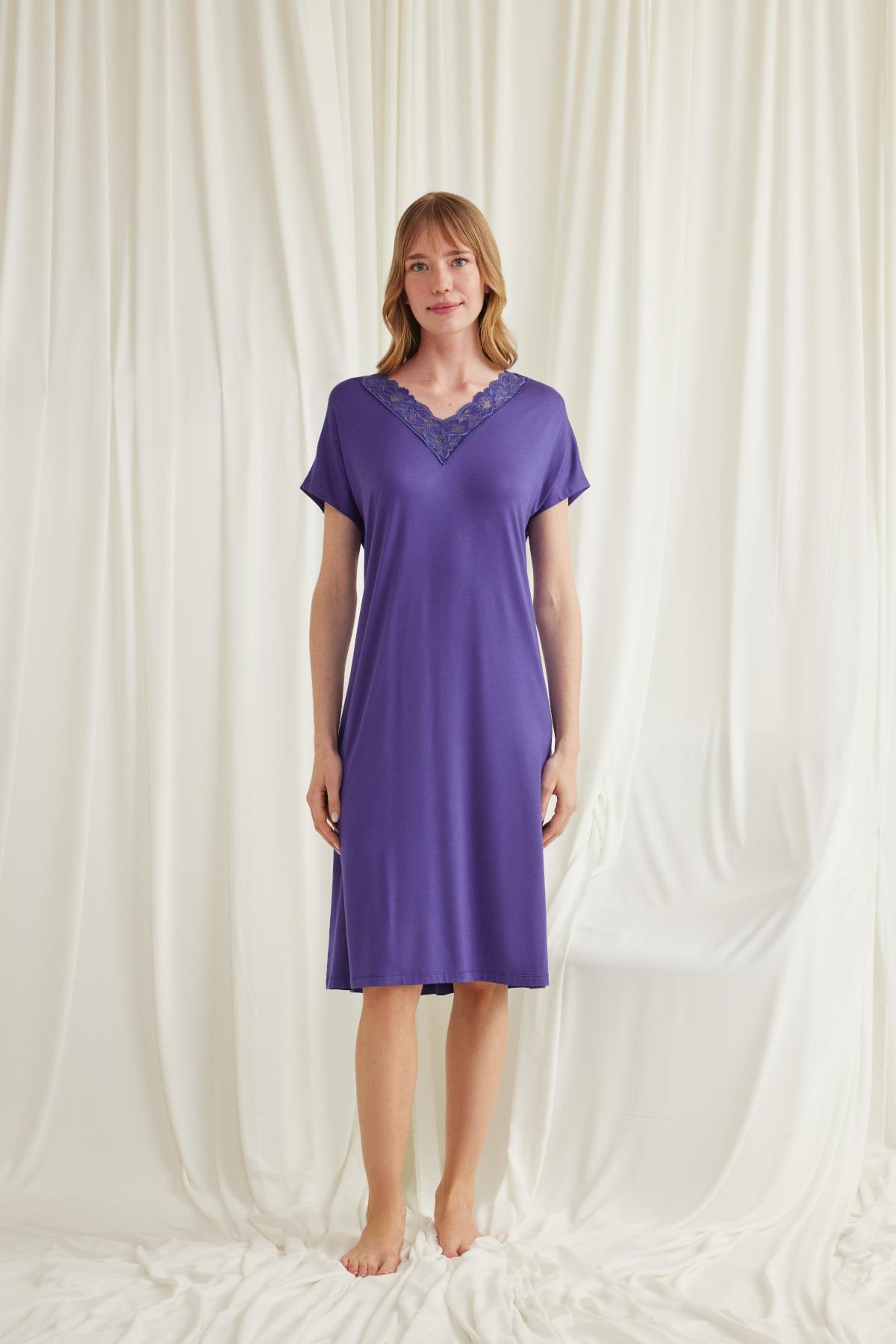 MONAMİSE Yakası Dantelli Kısa Kollu Gecelik