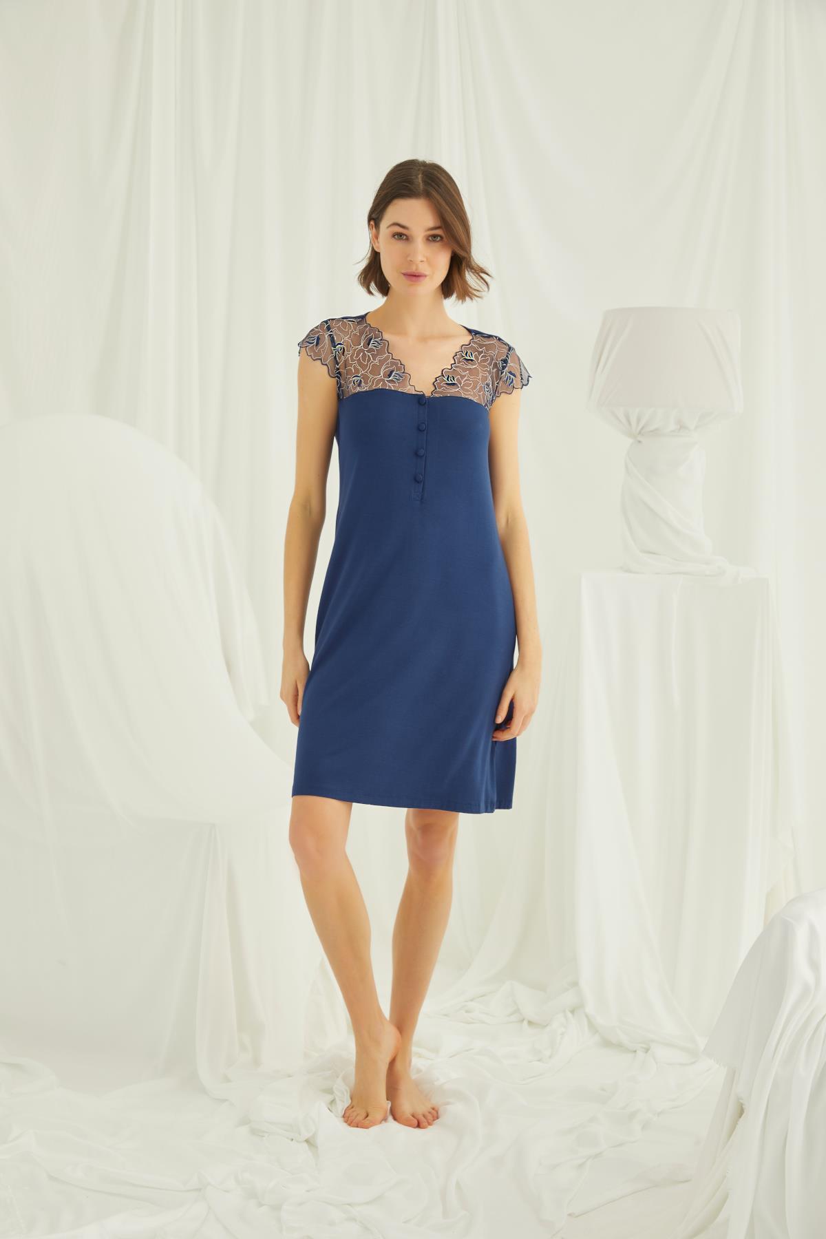 MONAMİSE Yakası Kolu ve Omzu Brode Dantelli Önü Düğmeli Gecelik