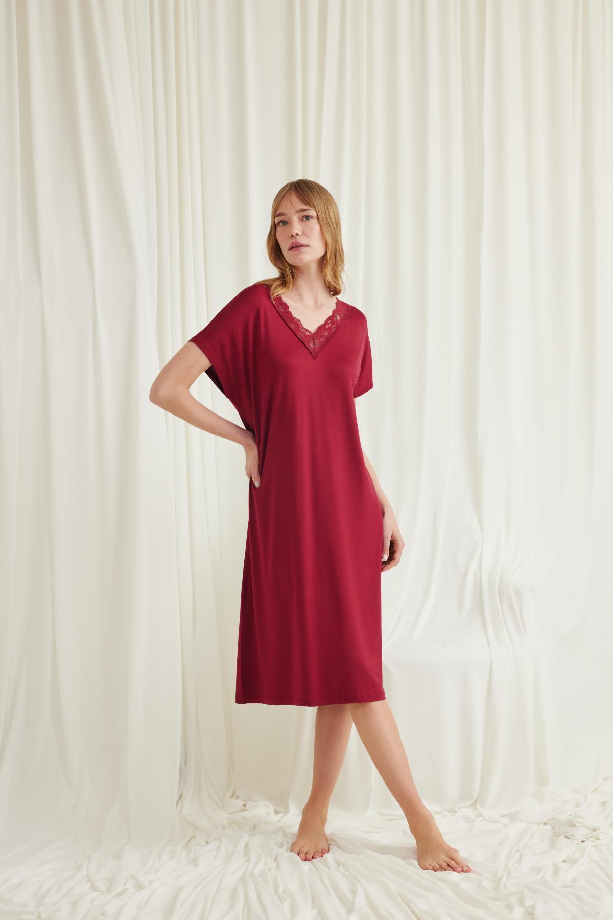 MONAMİSE Yakası Dantelli Kısa Kollu Gecelik