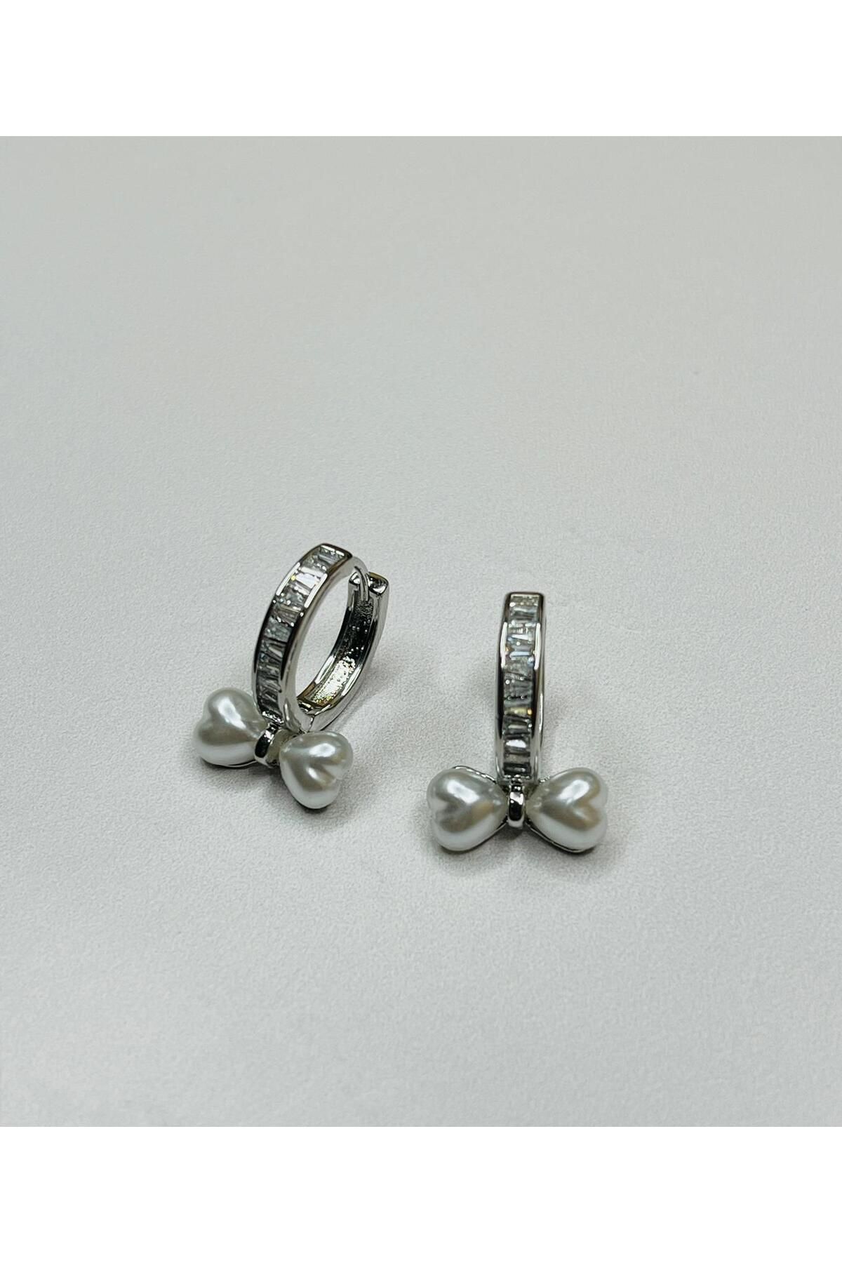 ASİN ACCESSORİES Zirkon Taş & İnci Fiyonk Küpe - VİP Küpe