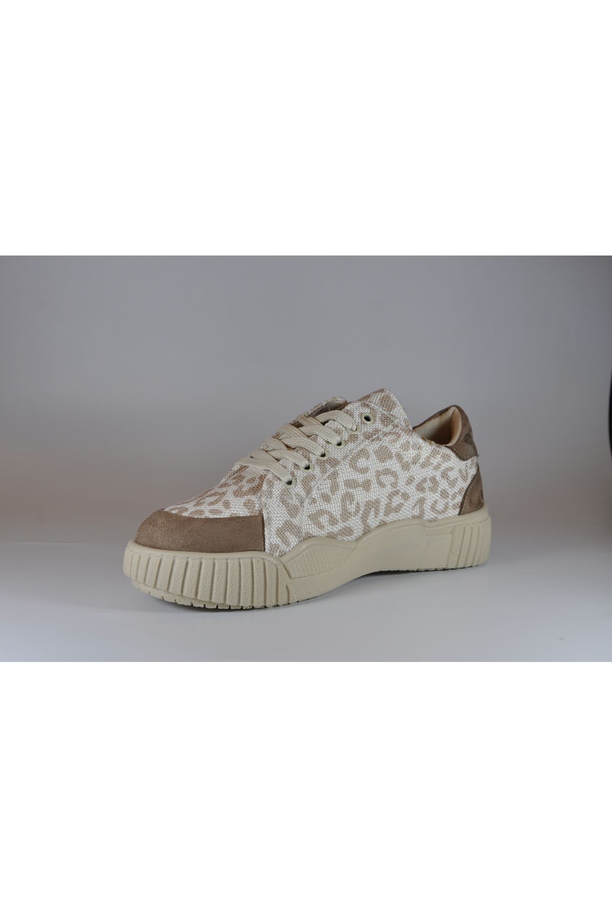 Yağız Kadın Sneaker Bağcıklı Spor Ayakkabı Siyah Bej Leopar