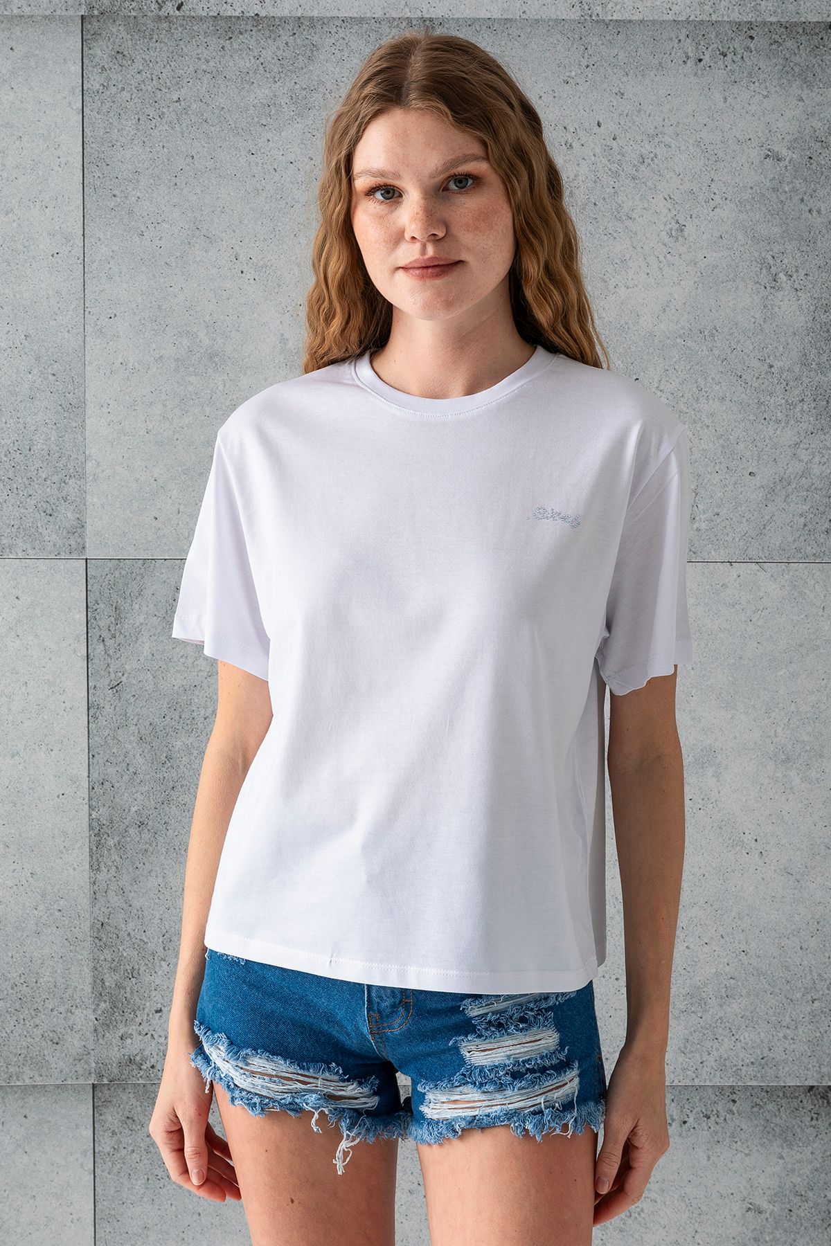 GİYSA Kadın Bisiklet Yaka Taş Baskılı Pamuklu T-Shirt Beyaz - 925023