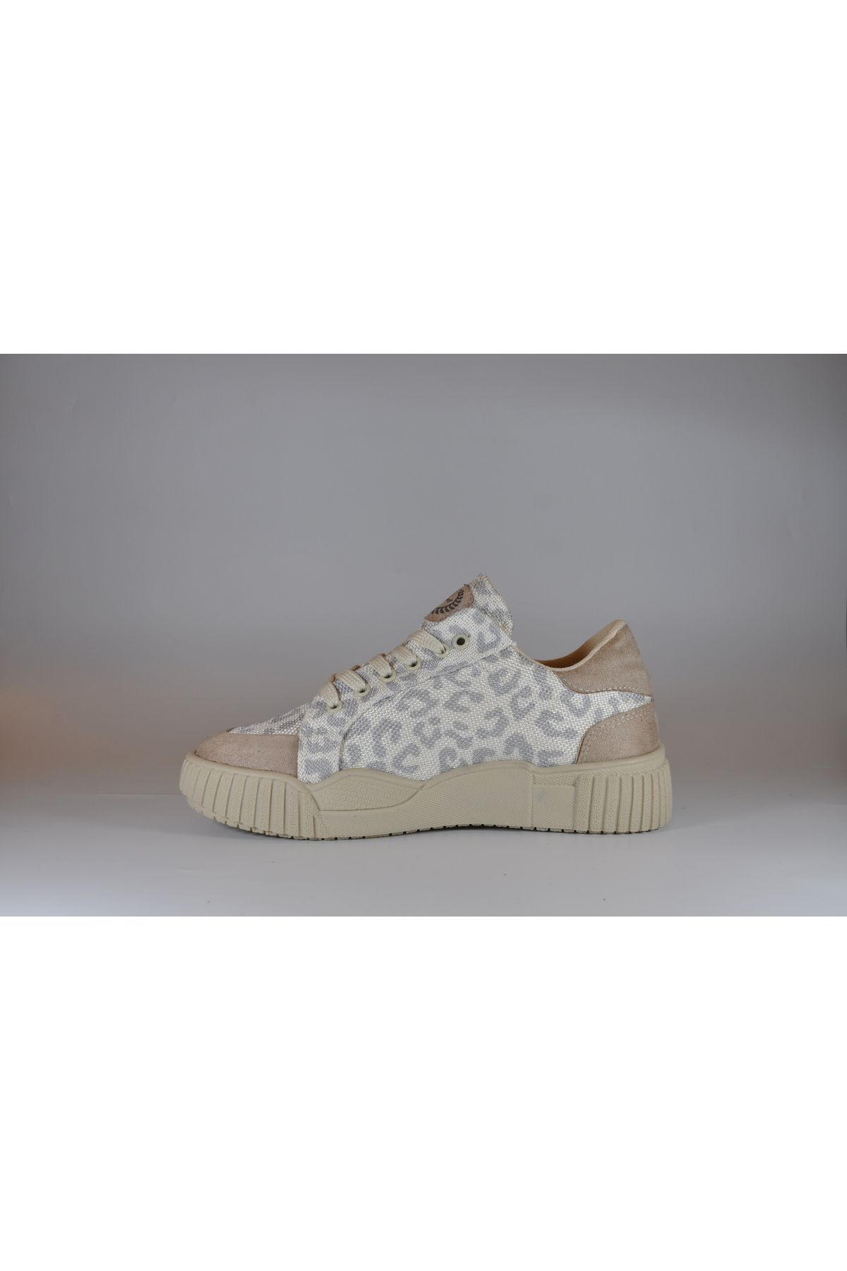 Yağız Kadın Sneaker Bağcıklı Spor Ayakkabı Siyah Bej Leopar