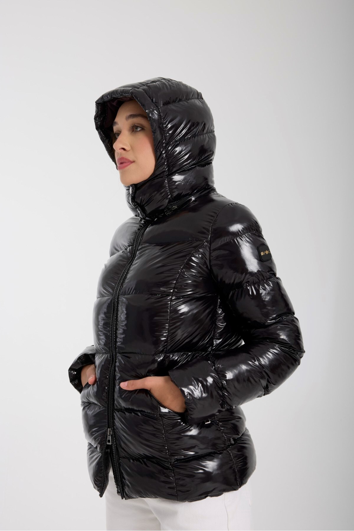 G-FOX  Kadın Kısa Dik Yaka Su İtici Şişme Mont – Dolgulu, Çıkarılabilir Kapüşonlu, Hafif ve Şık 8531 - Görsel 7