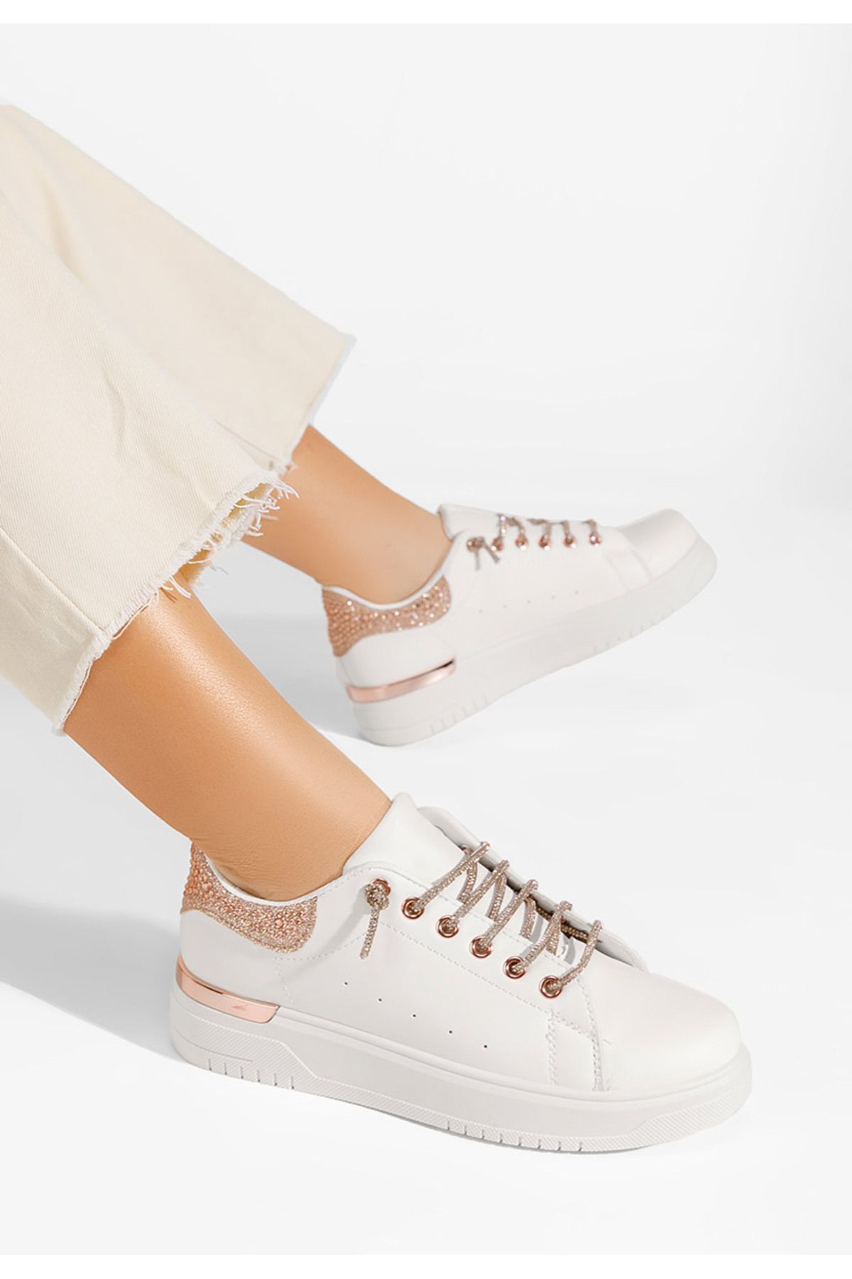 B T Shoes Sneakers Dama Livateia V2 Albi Femeie - 39