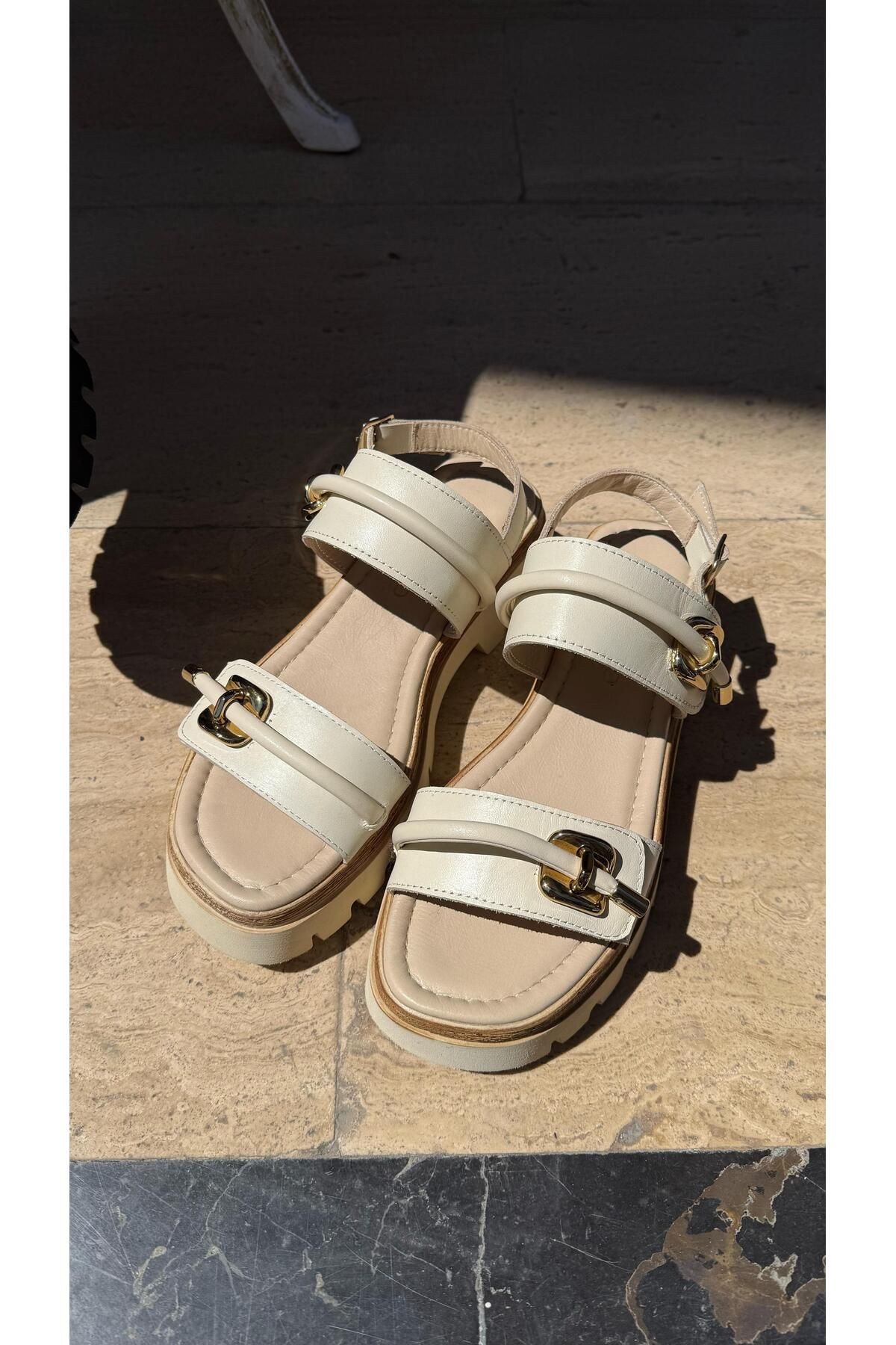 by emine eren emotion shoes Lossi Deri Bej Sandalet